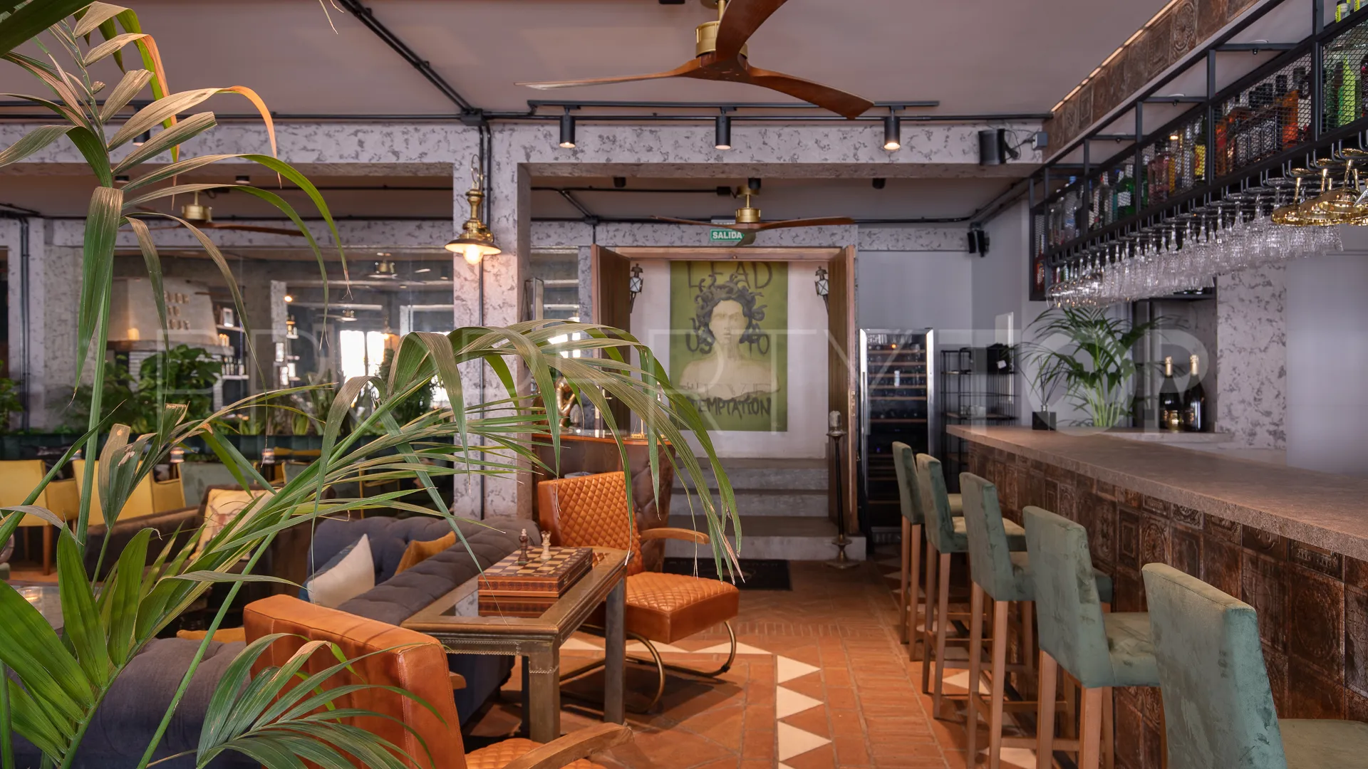 For sale commercial premises in Benahavis