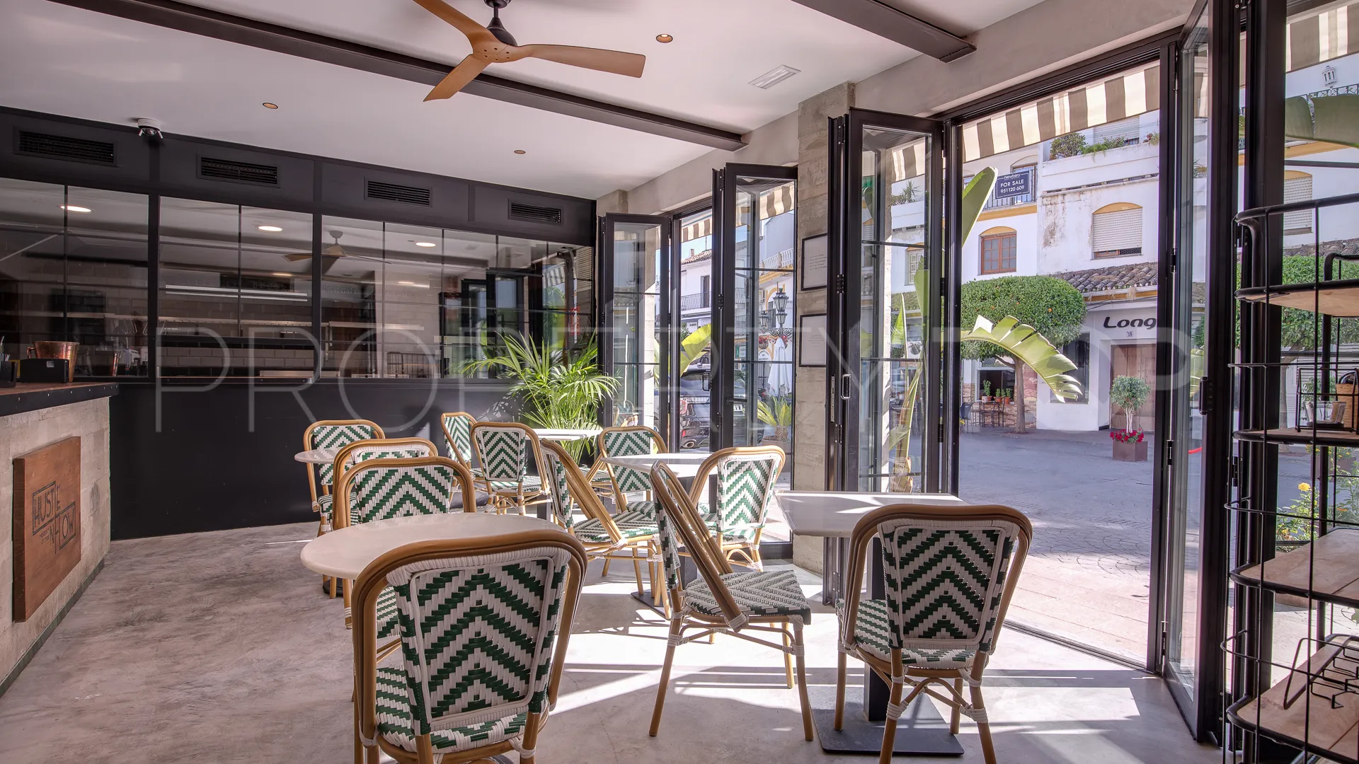 For sale commercial premises in Benahavis