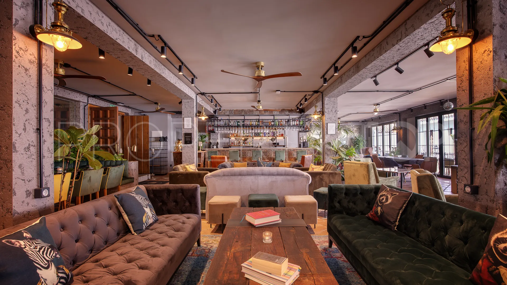 For sale commercial premises in Benahavis