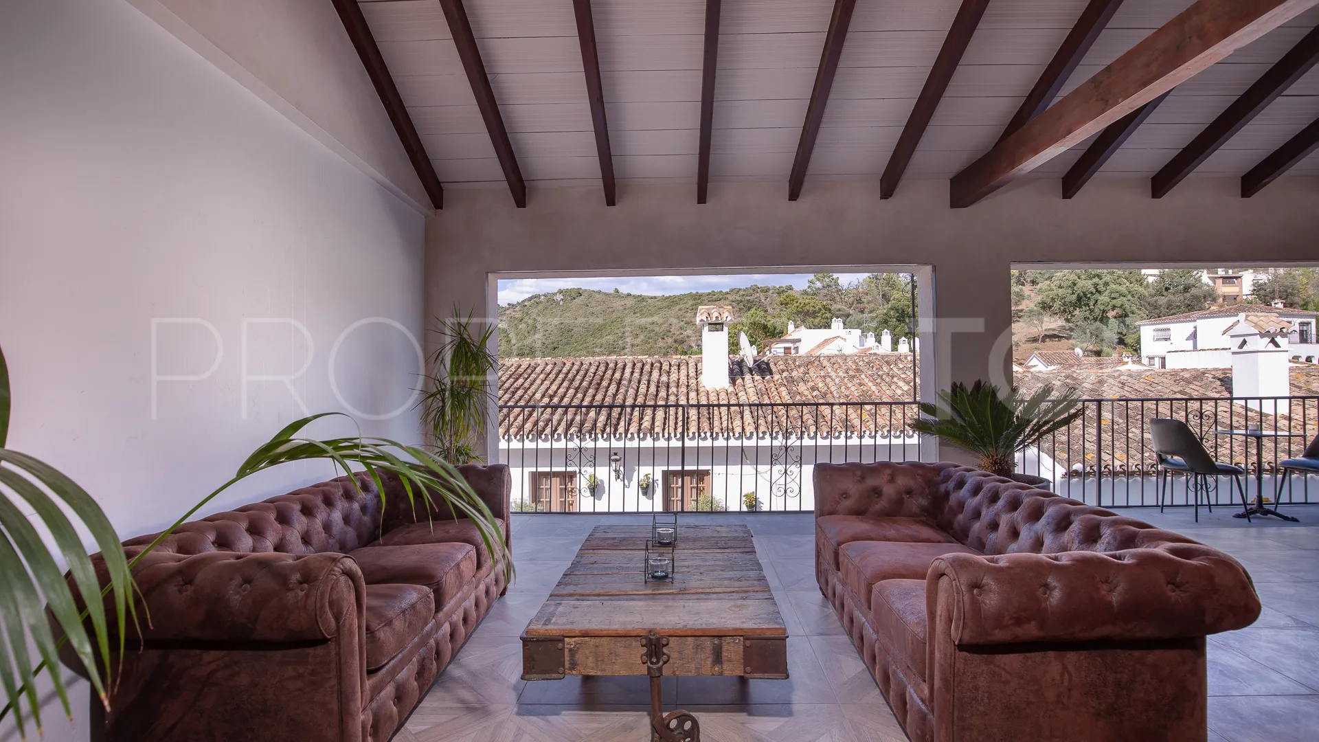For sale commercial premises in Benahavis