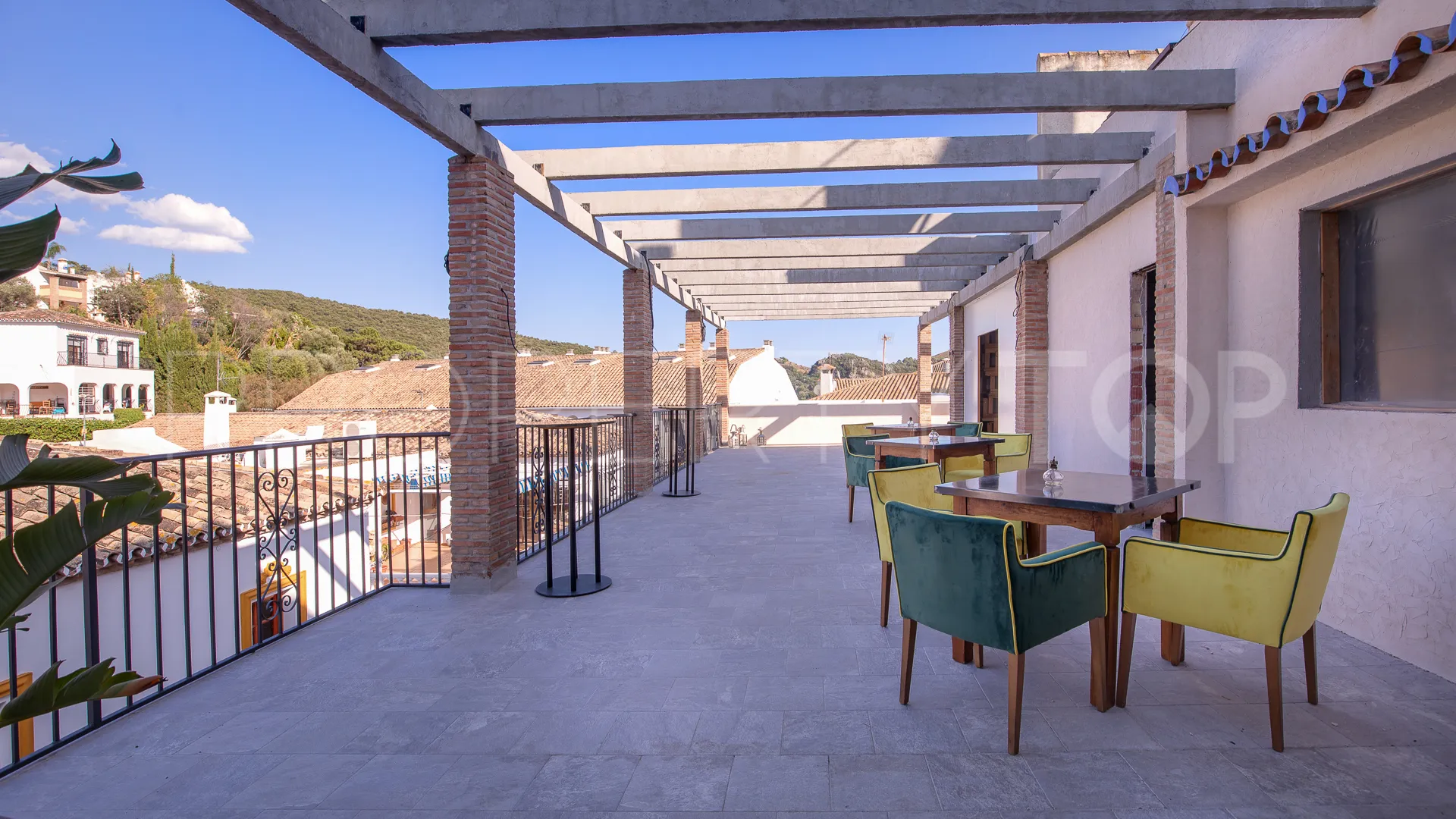For sale commercial premises in Benahavis