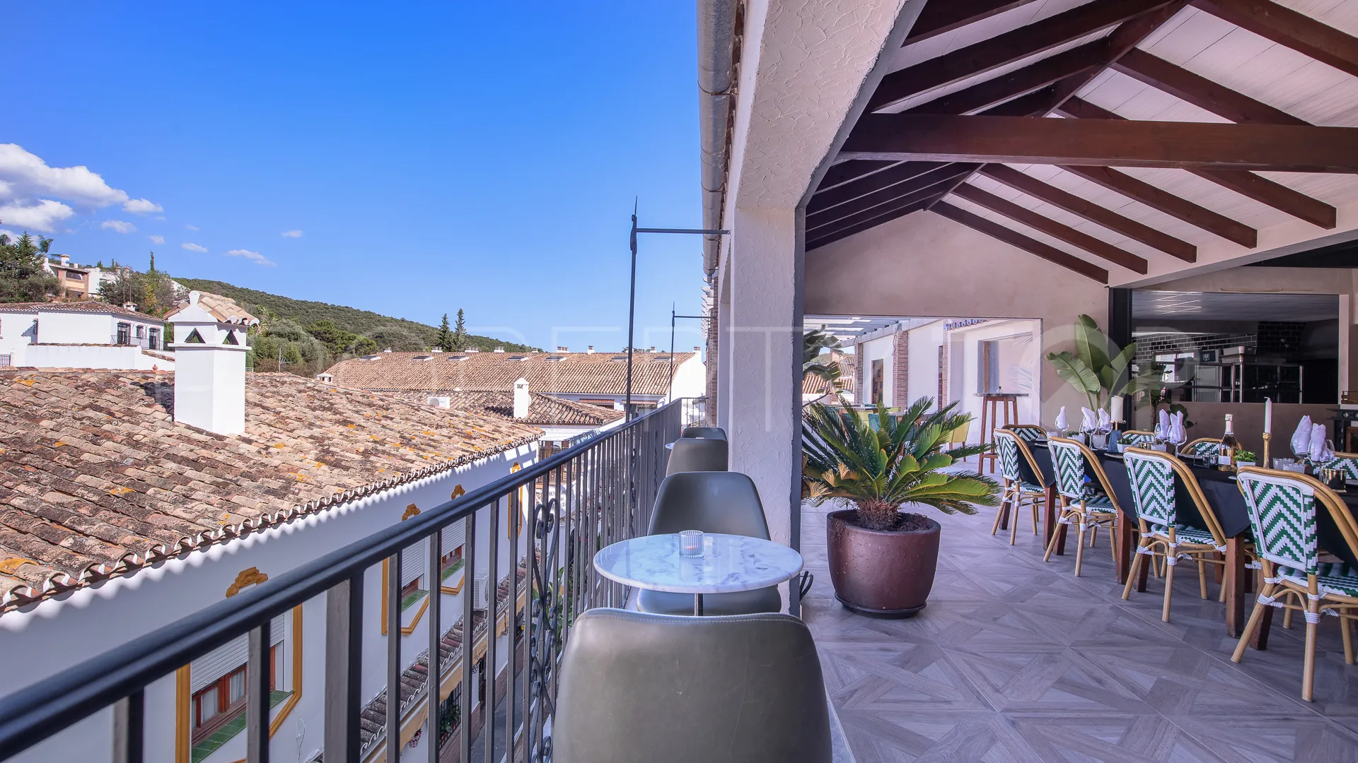 For sale commercial premises in Benahavis