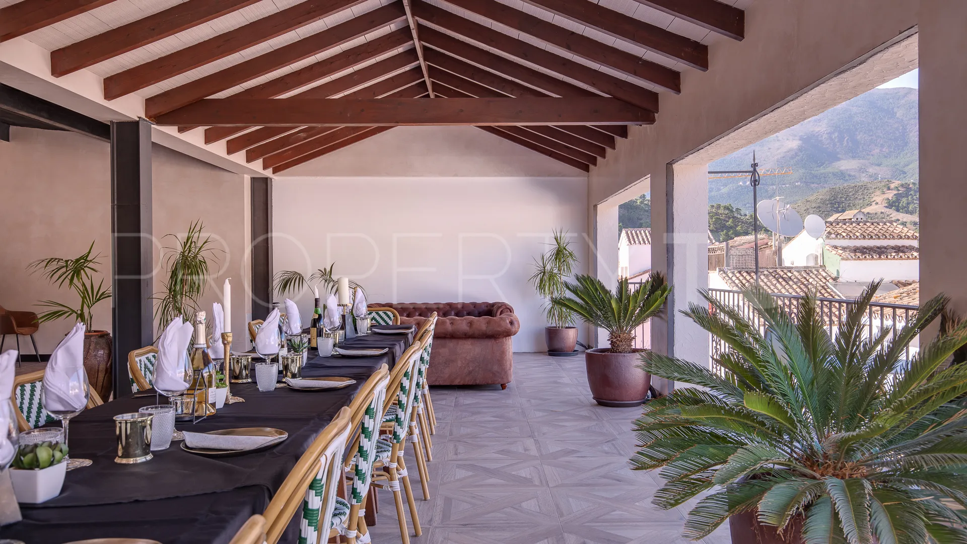 For sale commercial premises in Benahavis