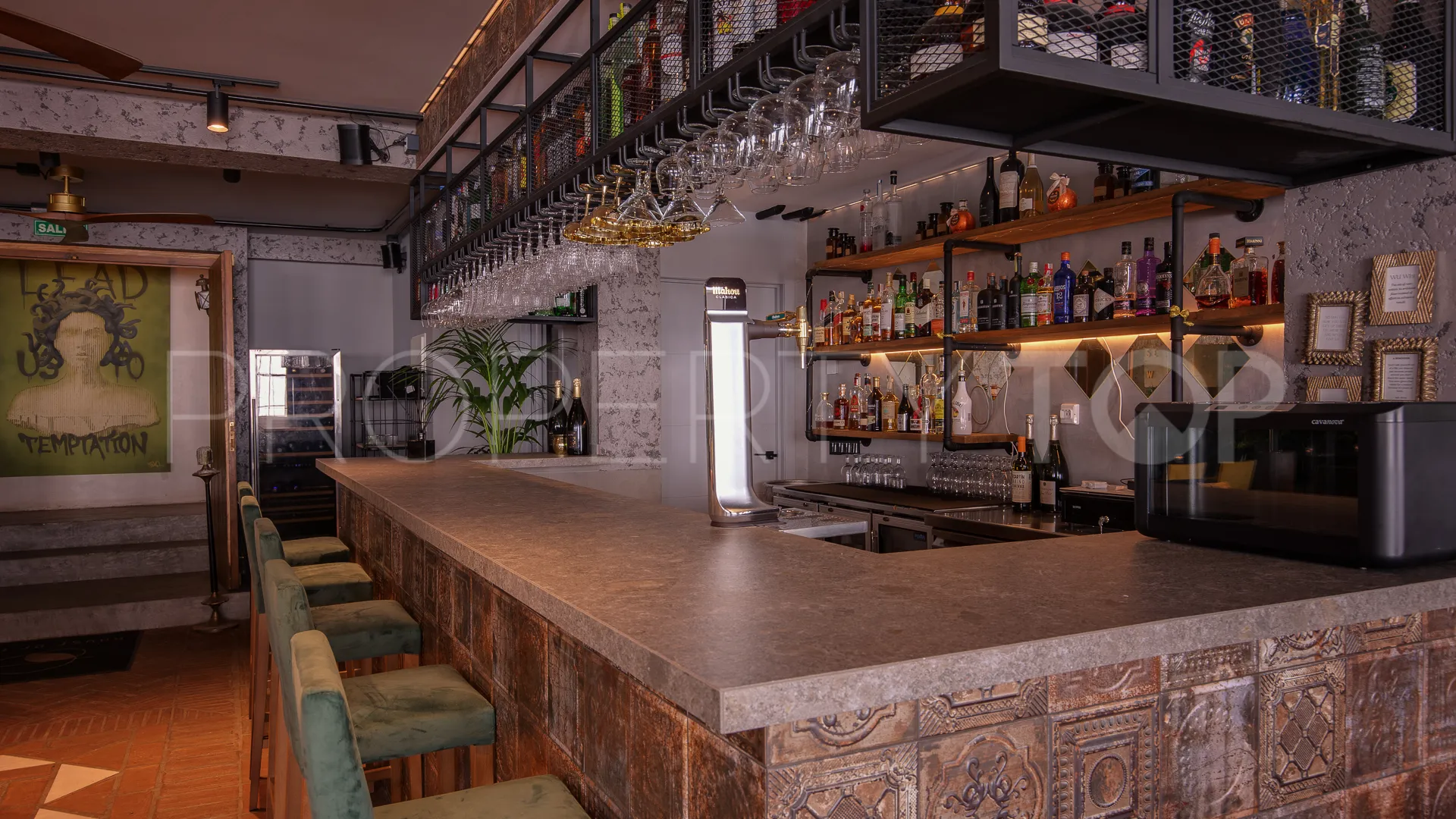 For sale commercial premises in Benahavis
