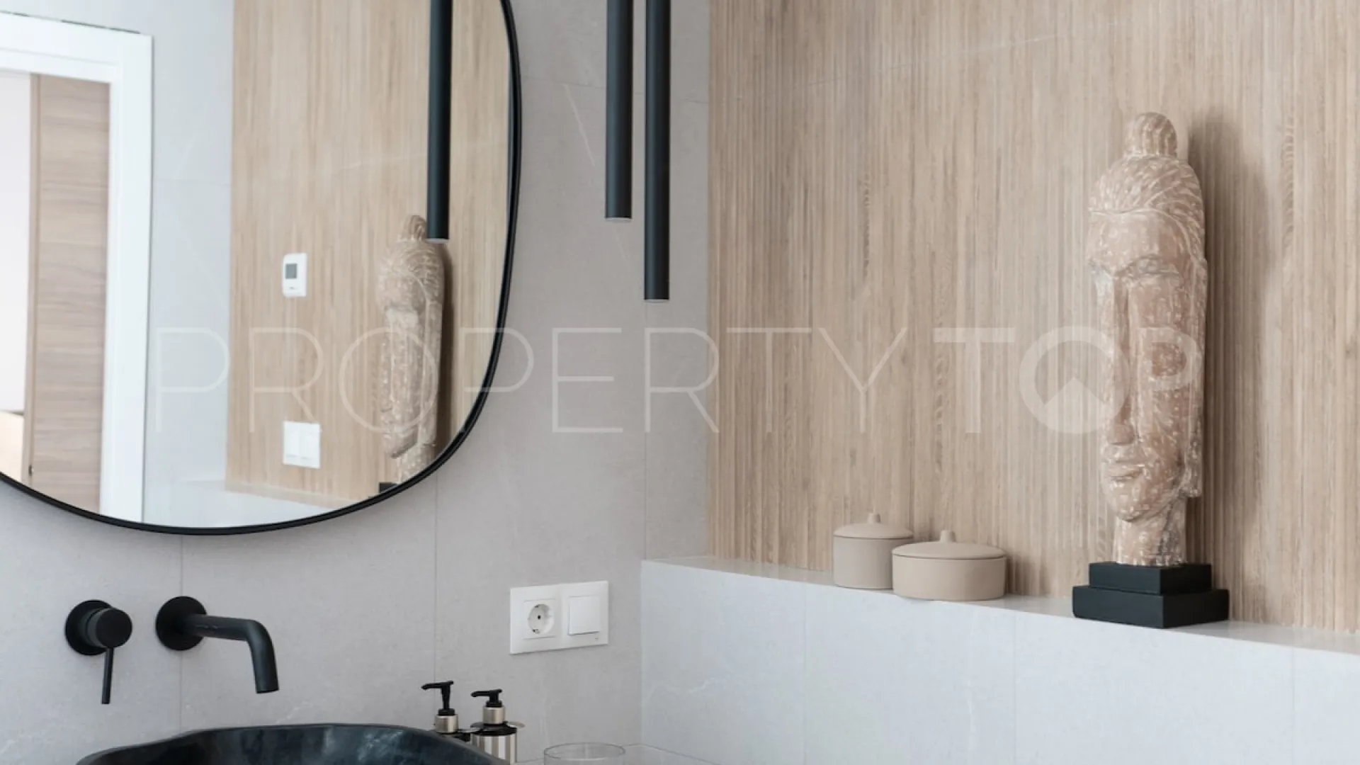 Nueva Andalucia 2 bedrooms apartment for sale
