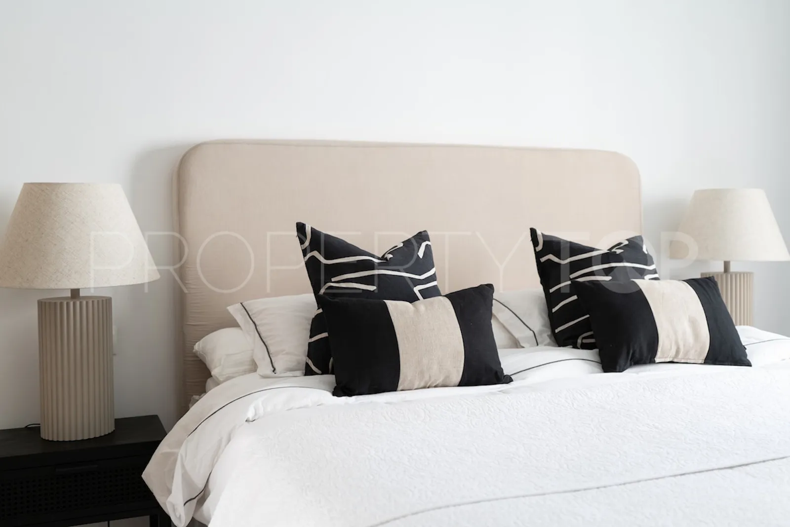 Nueva Andalucia 2 bedrooms apartment for sale