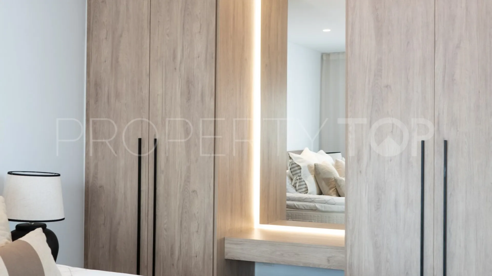 Nueva Andalucia 2 bedrooms apartment for sale