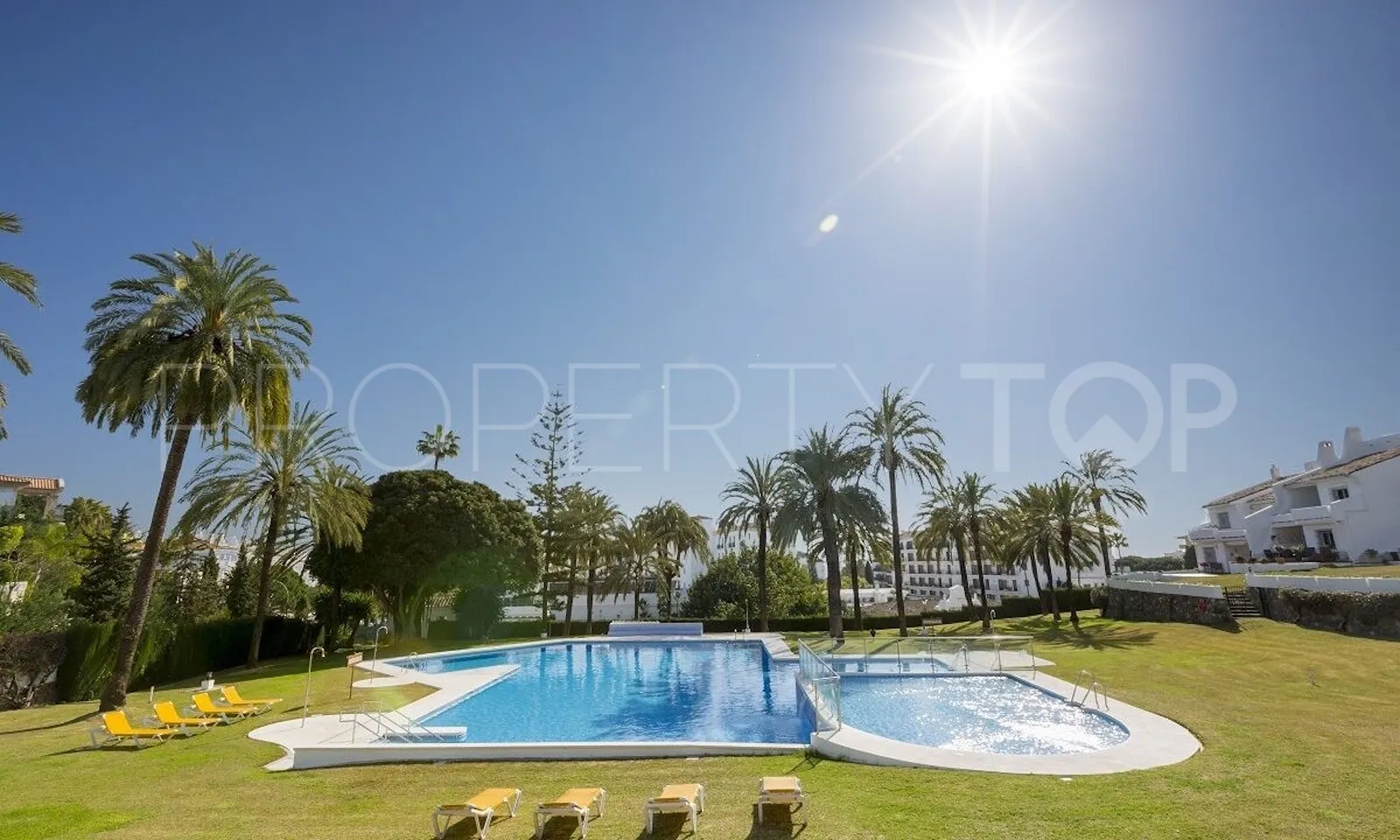Nueva Andalucia 2 bedrooms apartment for sale