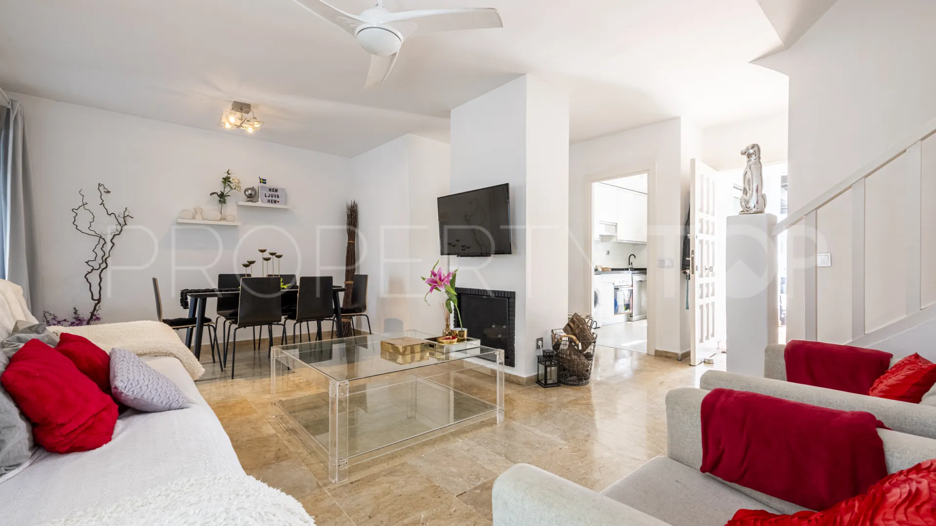 2 bedrooms Nueva Andalucia town house for sale