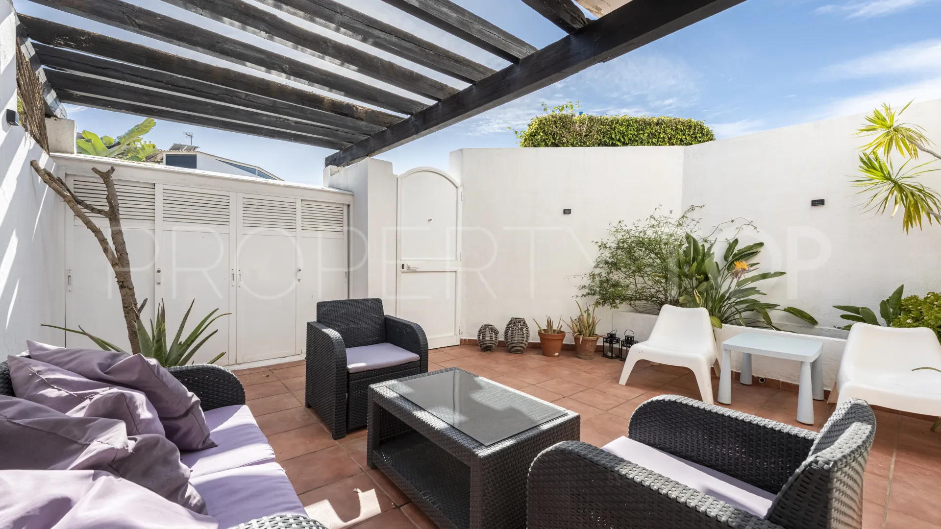 2 bedrooms Nueva Andalucia town house for sale
