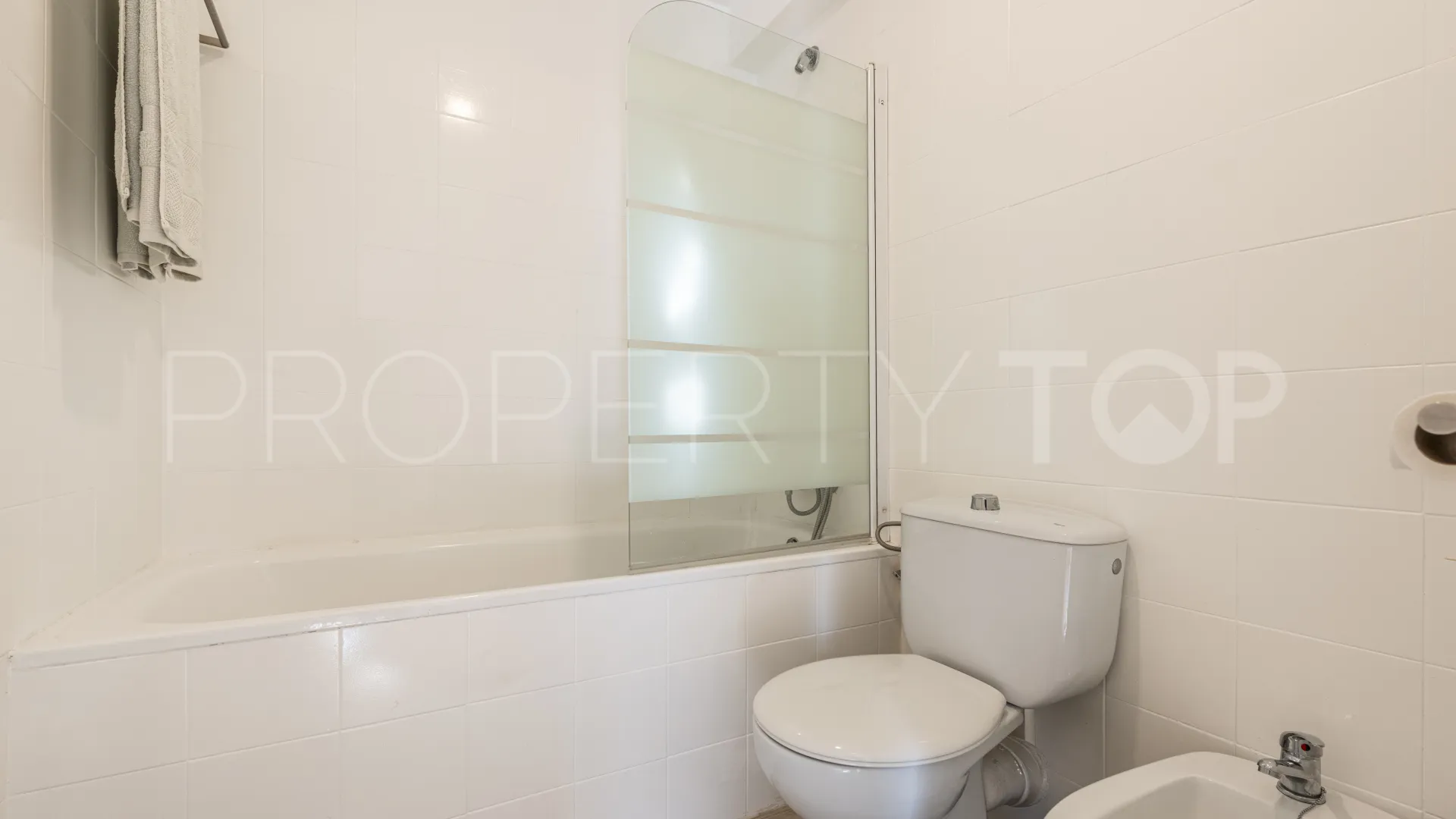 2 bedrooms Nueva Andalucia town house for sale