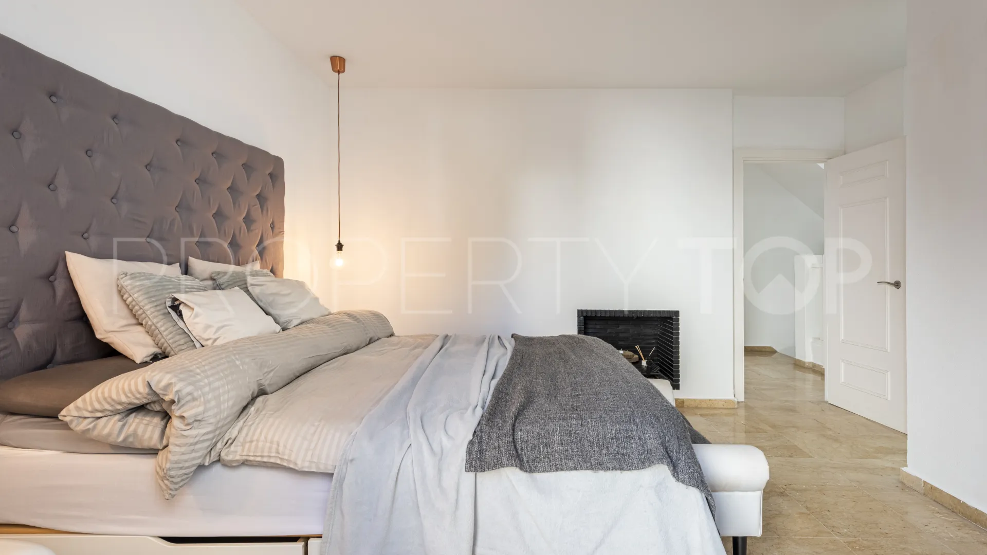 2 bedrooms Nueva Andalucia town house for sale