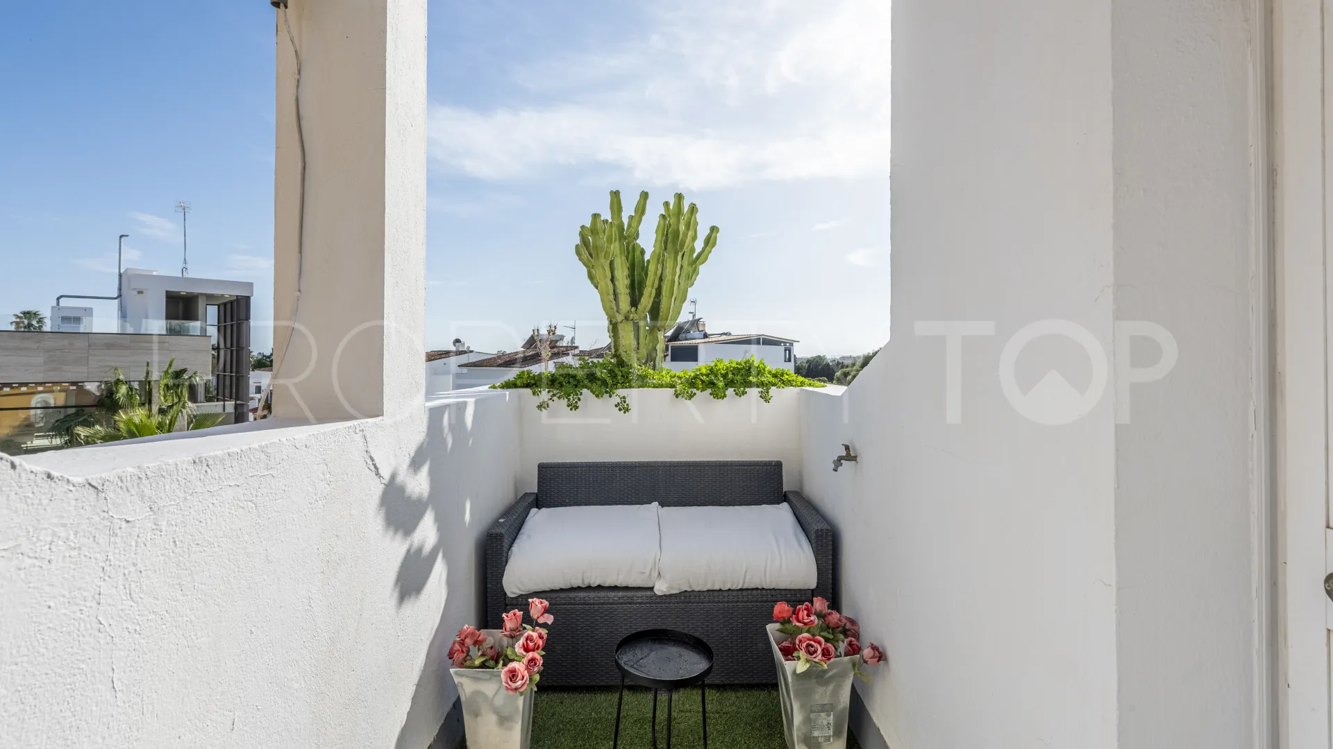 2 bedrooms Nueva Andalucia town house for sale