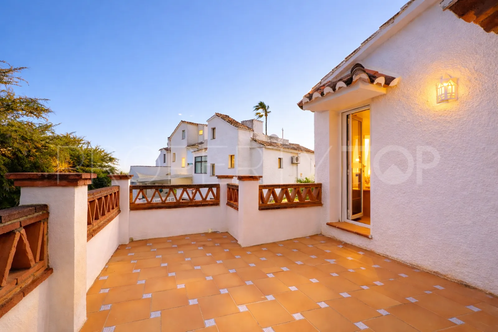Semi detached house for sale in Calahonda