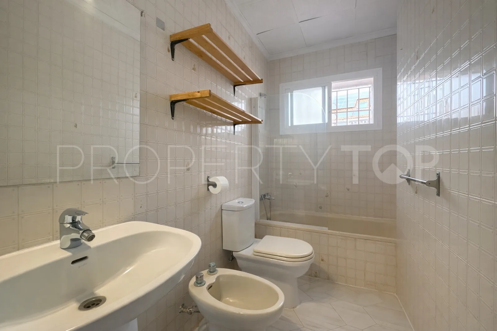 Semi detached house for sale in Calahonda