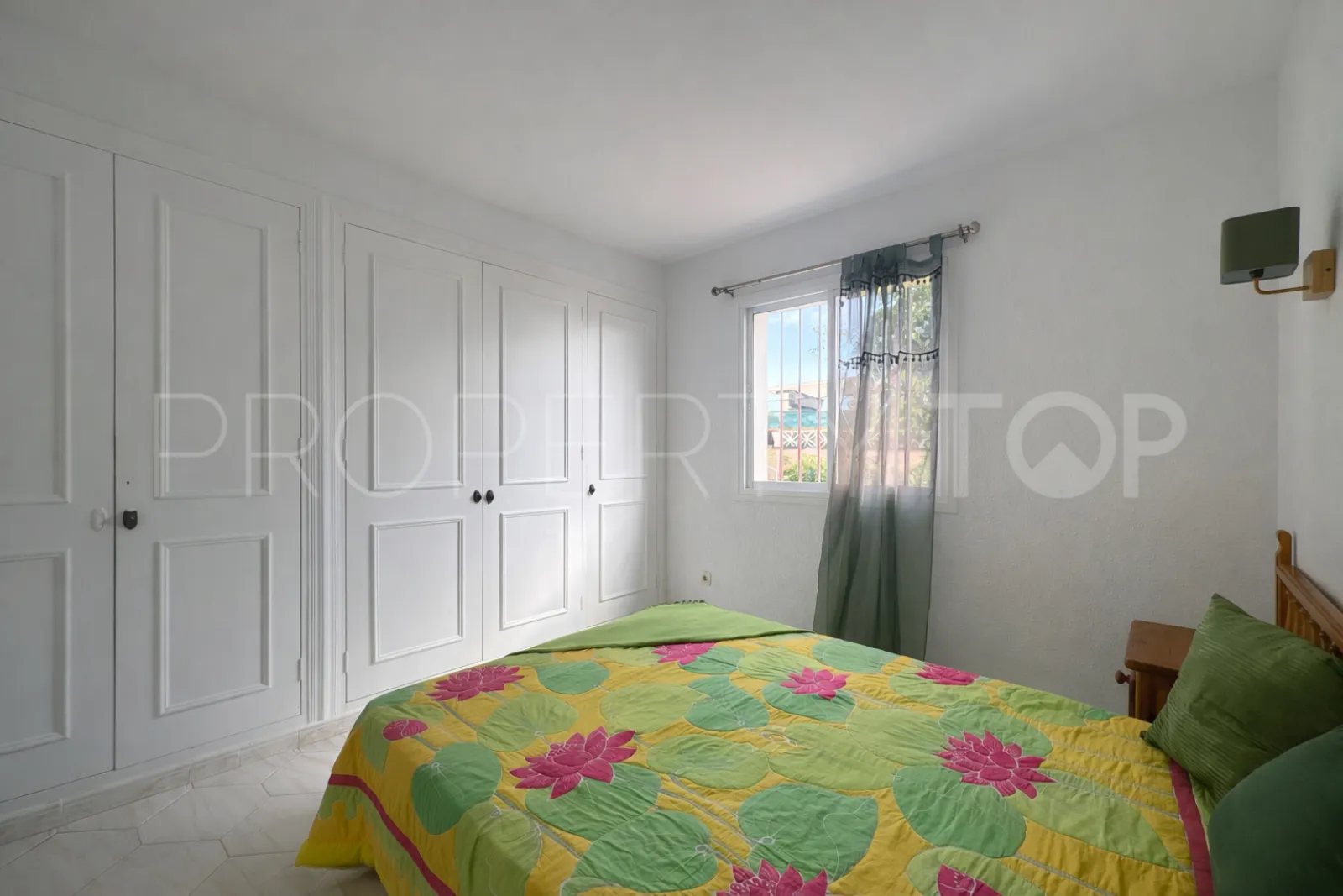 Semi detached house for sale in Calahonda