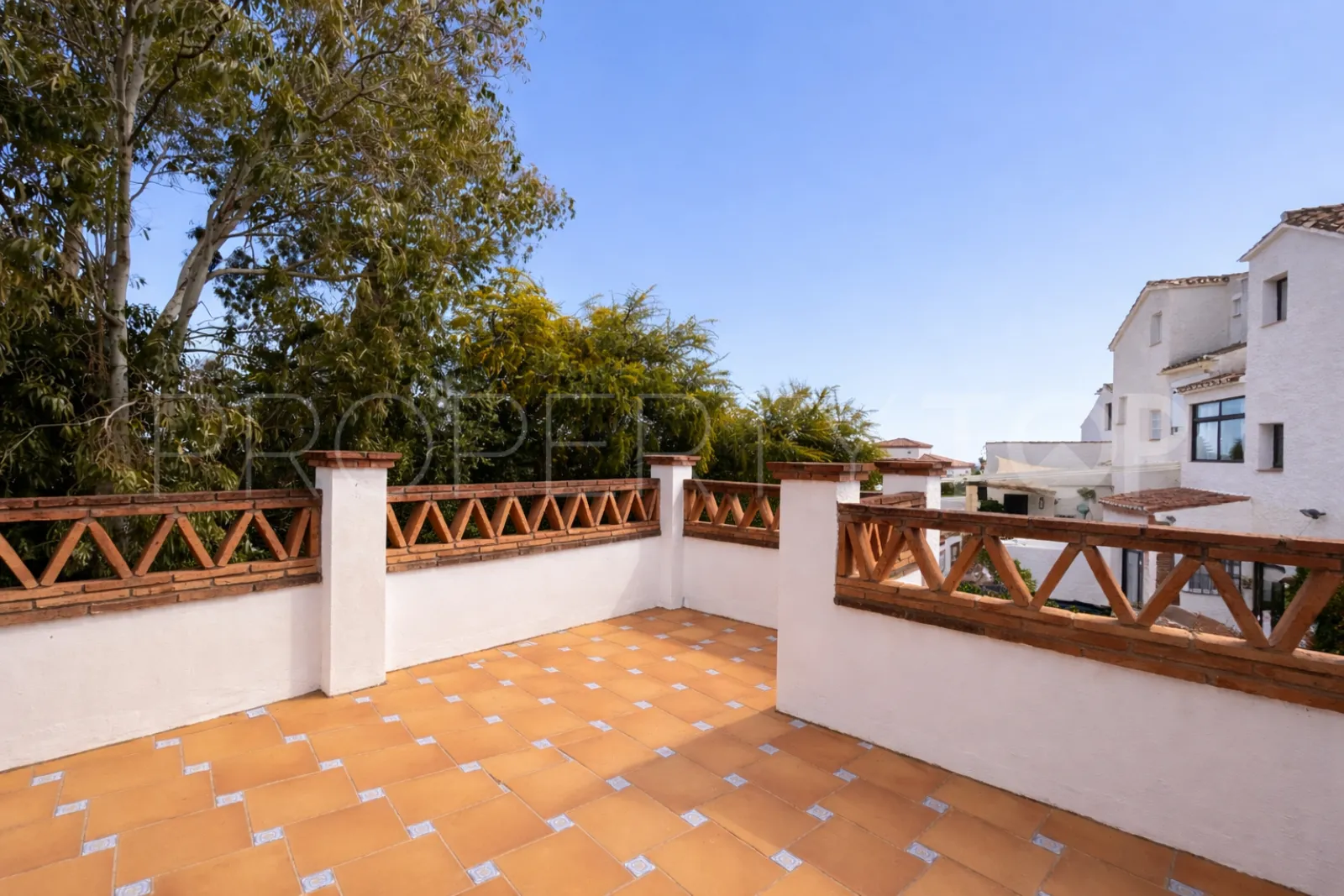 Semi detached house for sale in Calahonda