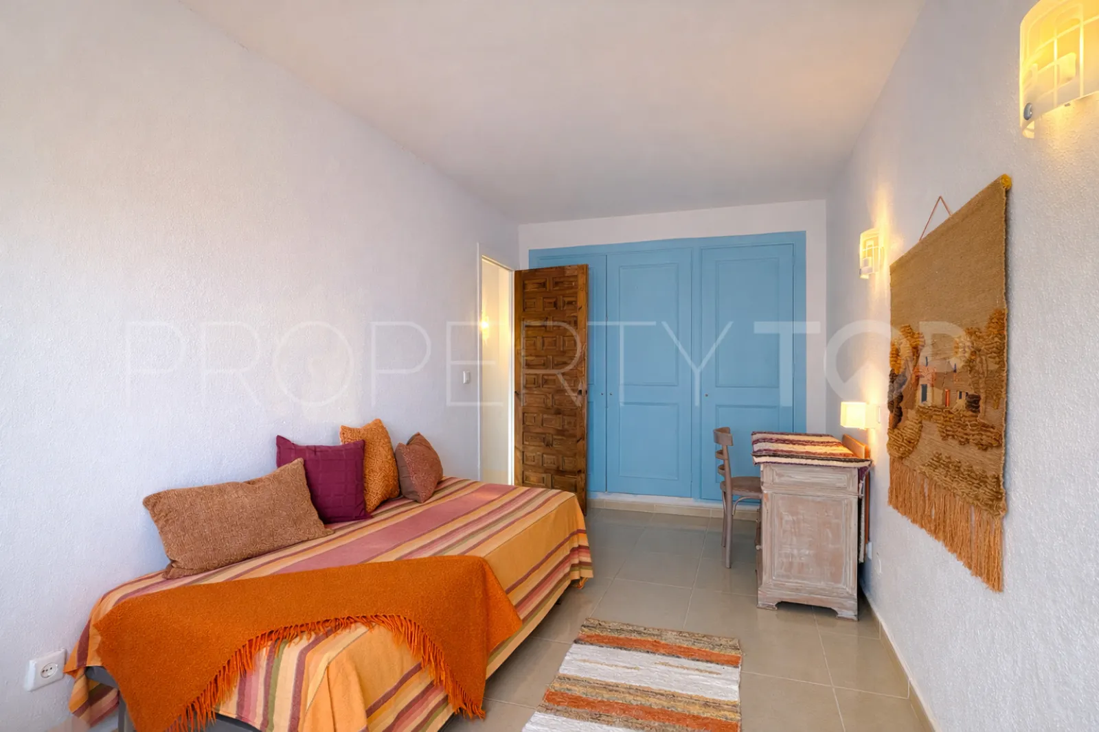 Semi detached house for sale in Calahonda