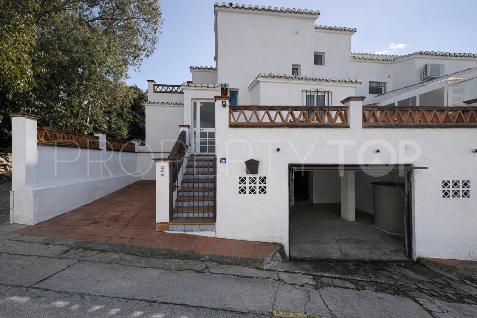 Semi detached house for sale in Calahonda