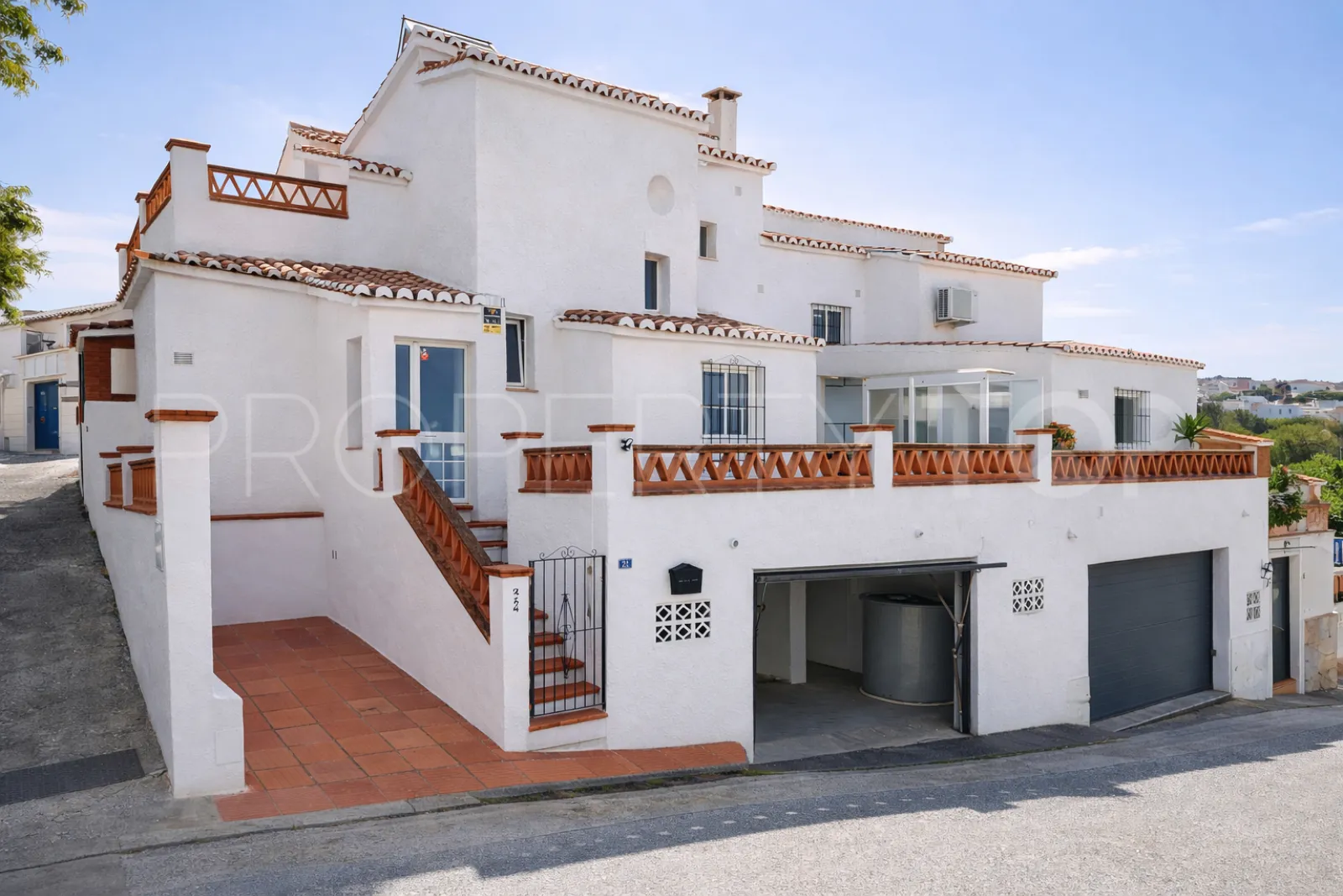 Semi detached house for sale in Calahonda
