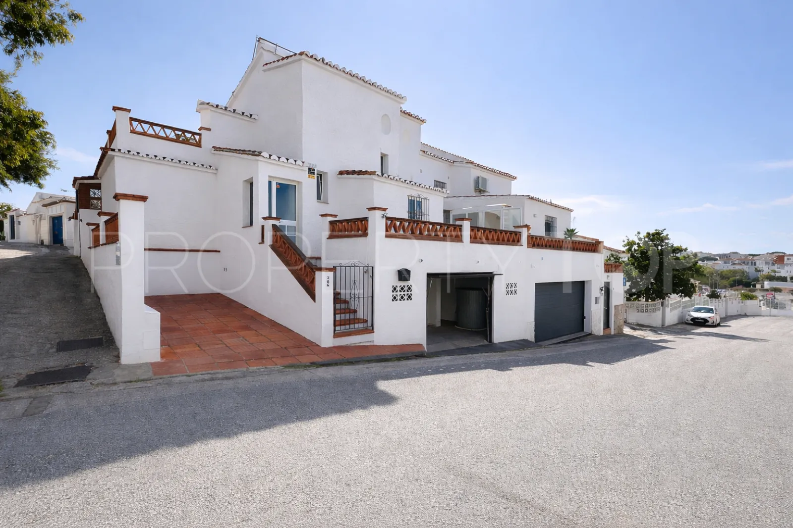 Semi detached house for sale in Calahonda