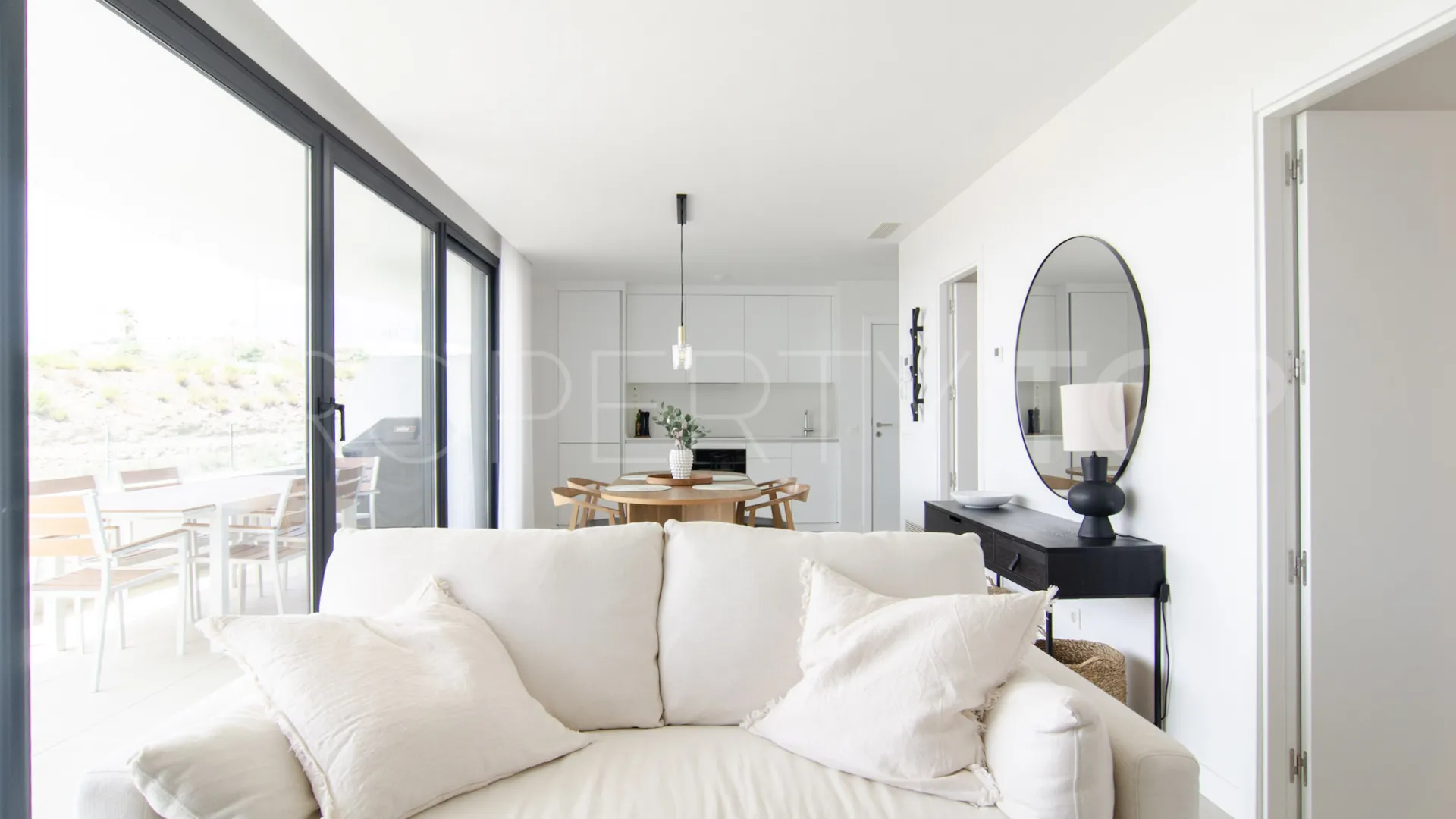 2 bedrooms apartment in Reserva del Higuerón for sale