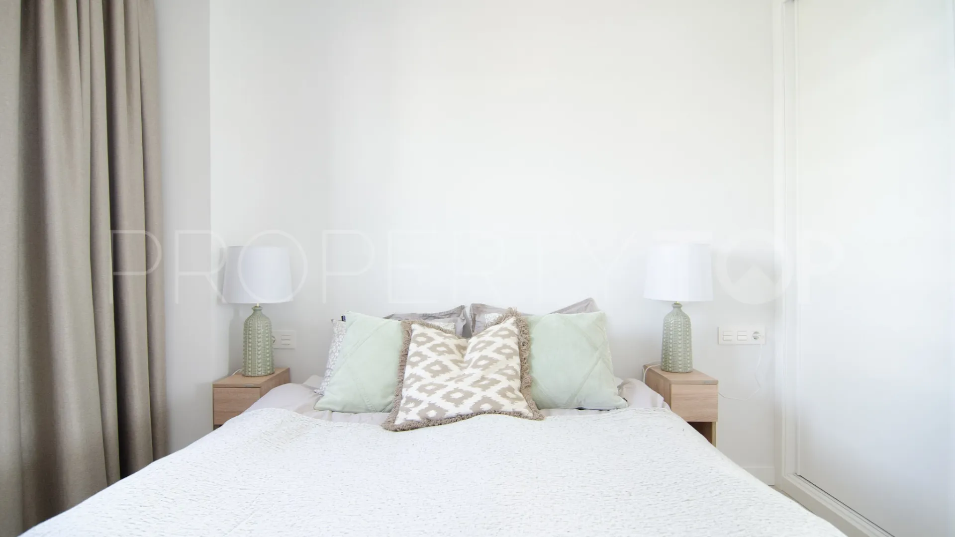 2 bedrooms apartment in Reserva del Higuerón for sale