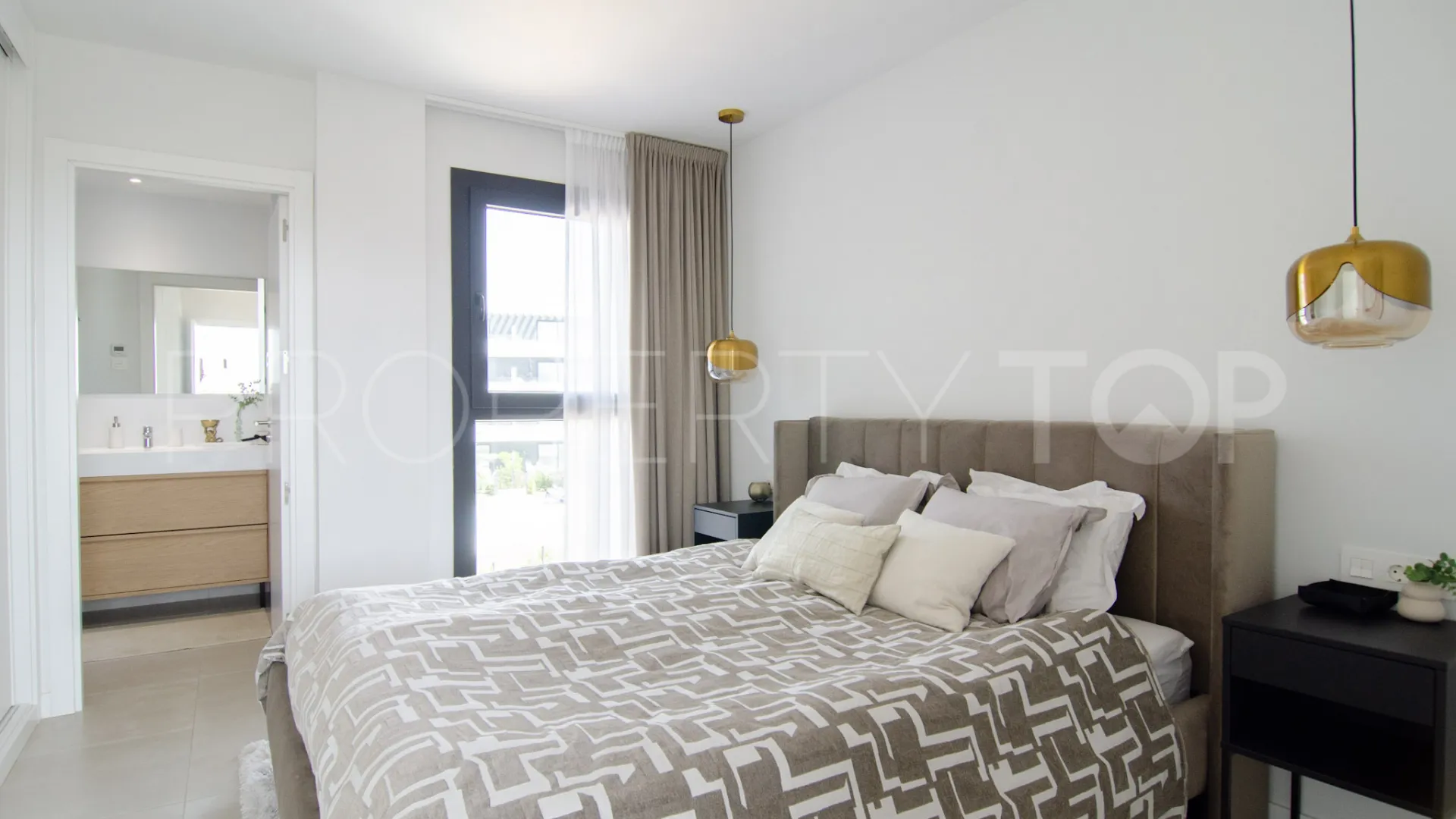 2 bedrooms apartment in Reserva del Higuerón for sale