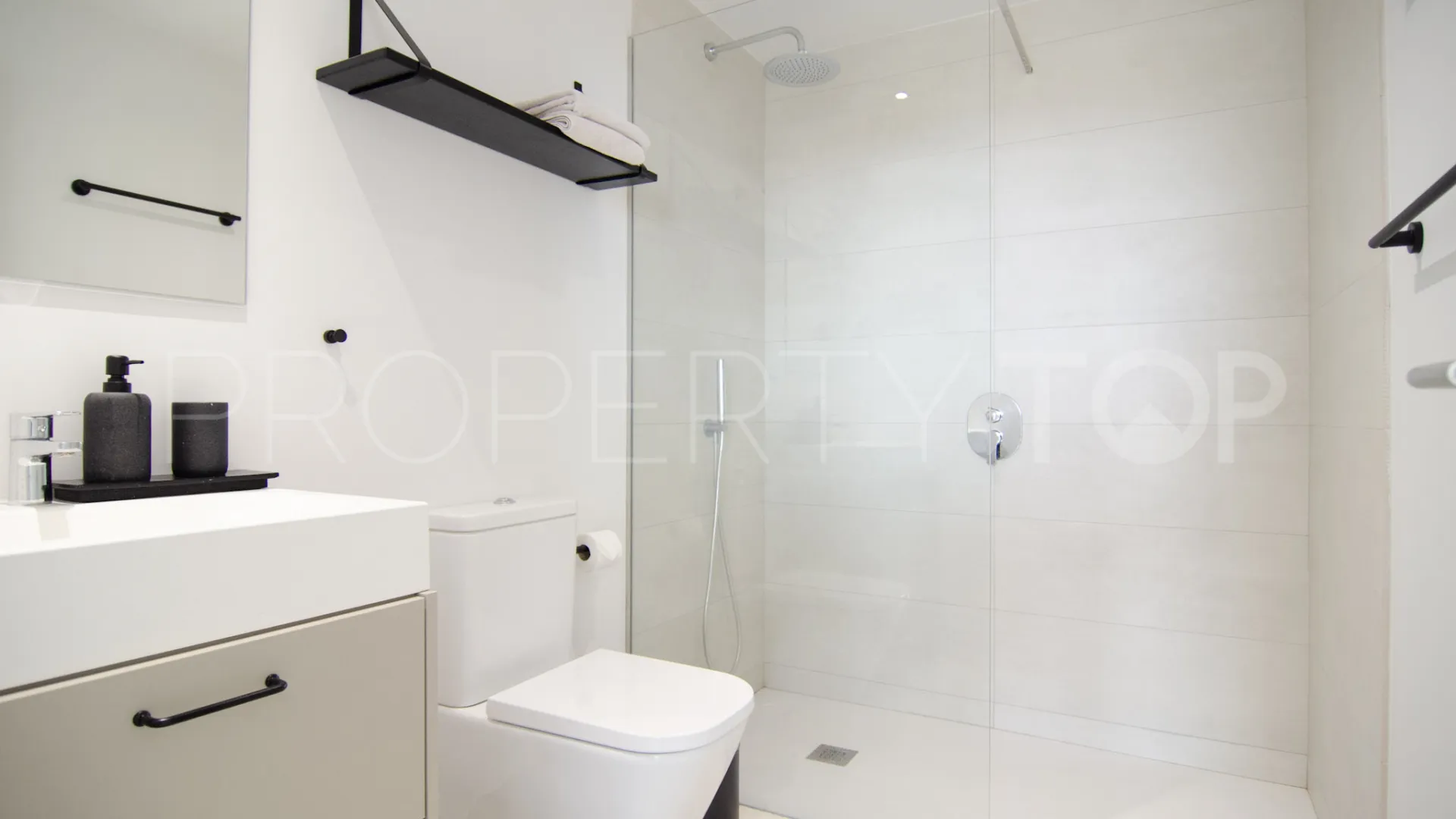 2 bedrooms apartment in Reserva del Higuerón for sale