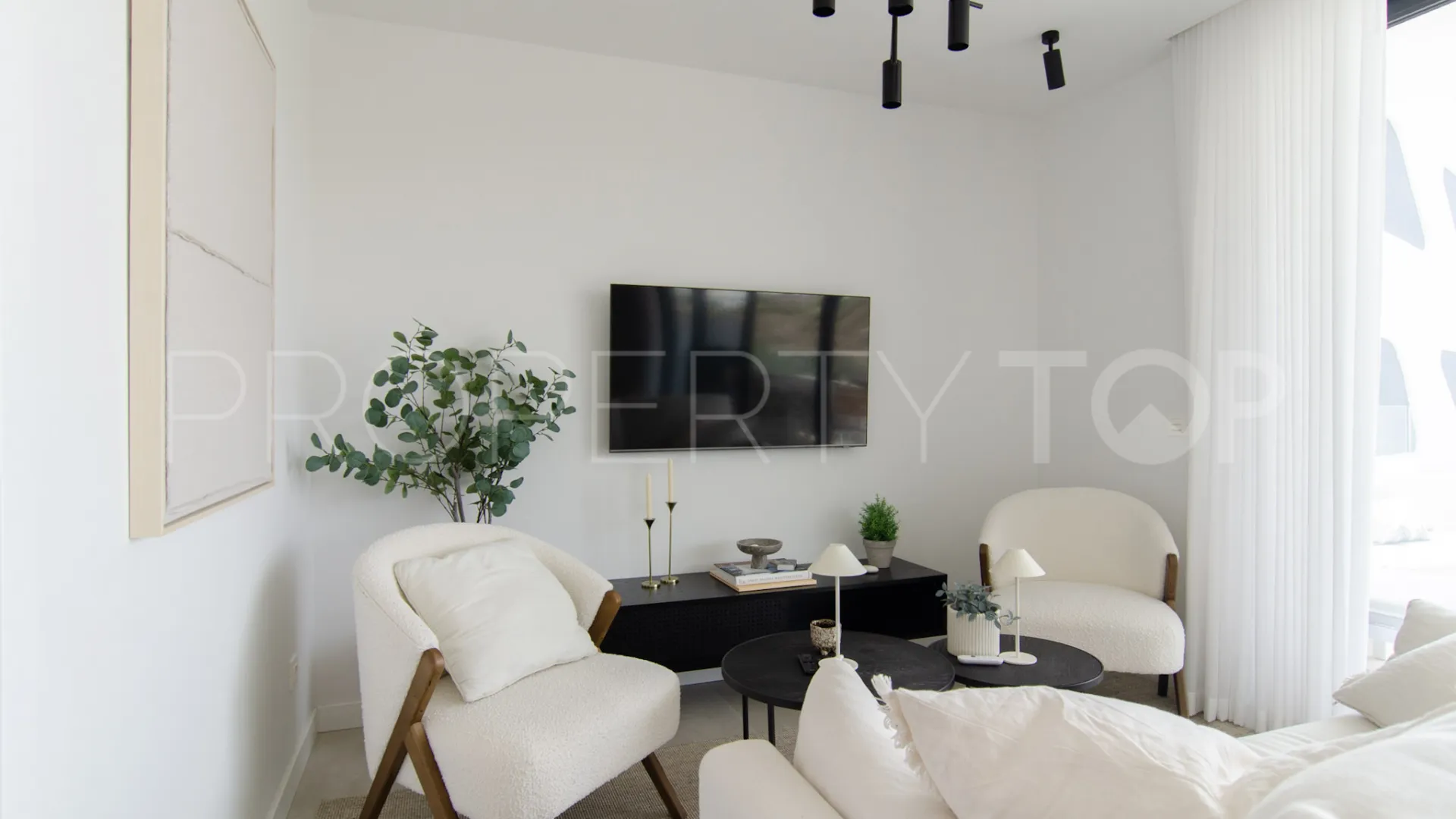 2 bedrooms apartment in Reserva del Higuerón for sale