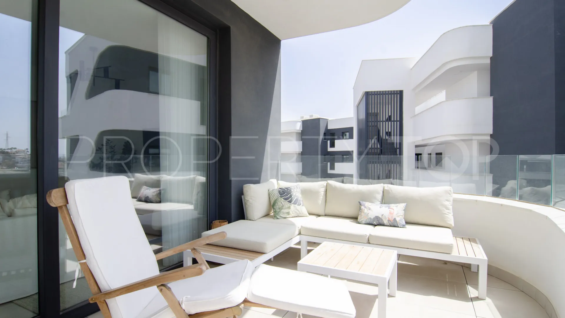 2 bedrooms apartment in Reserva del Higuerón for sale