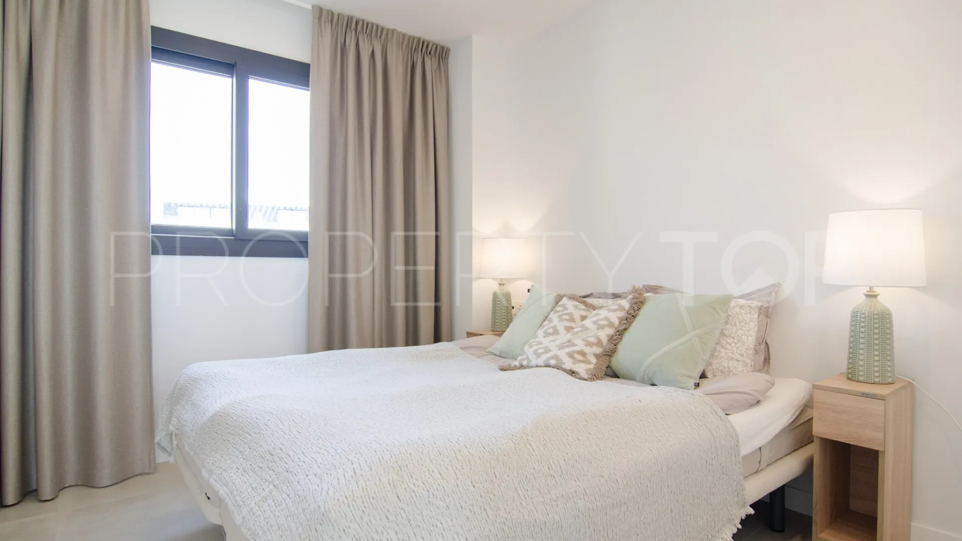 2 bedrooms apartment in Reserva del Higuerón for sale