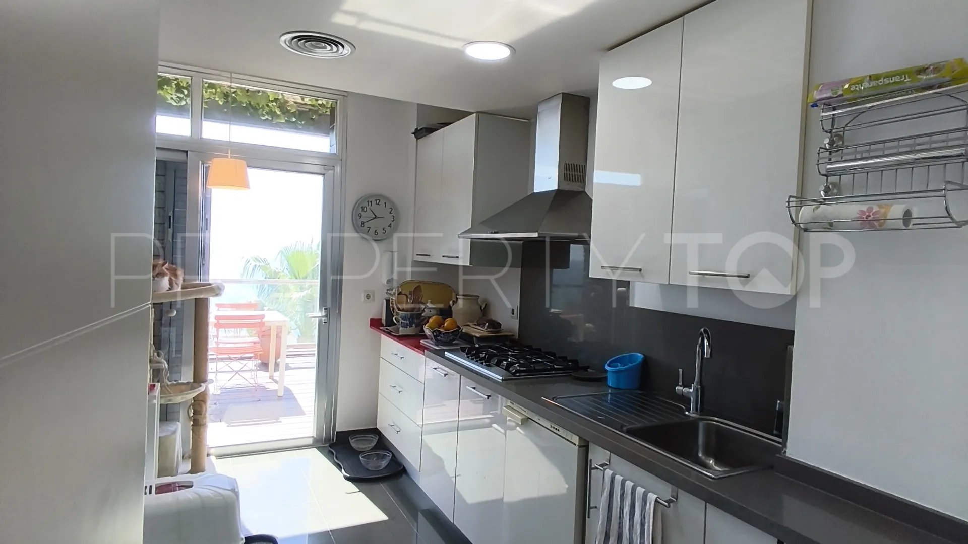 Buy Bahia de las Rocas penthouse with 3 bedrooms