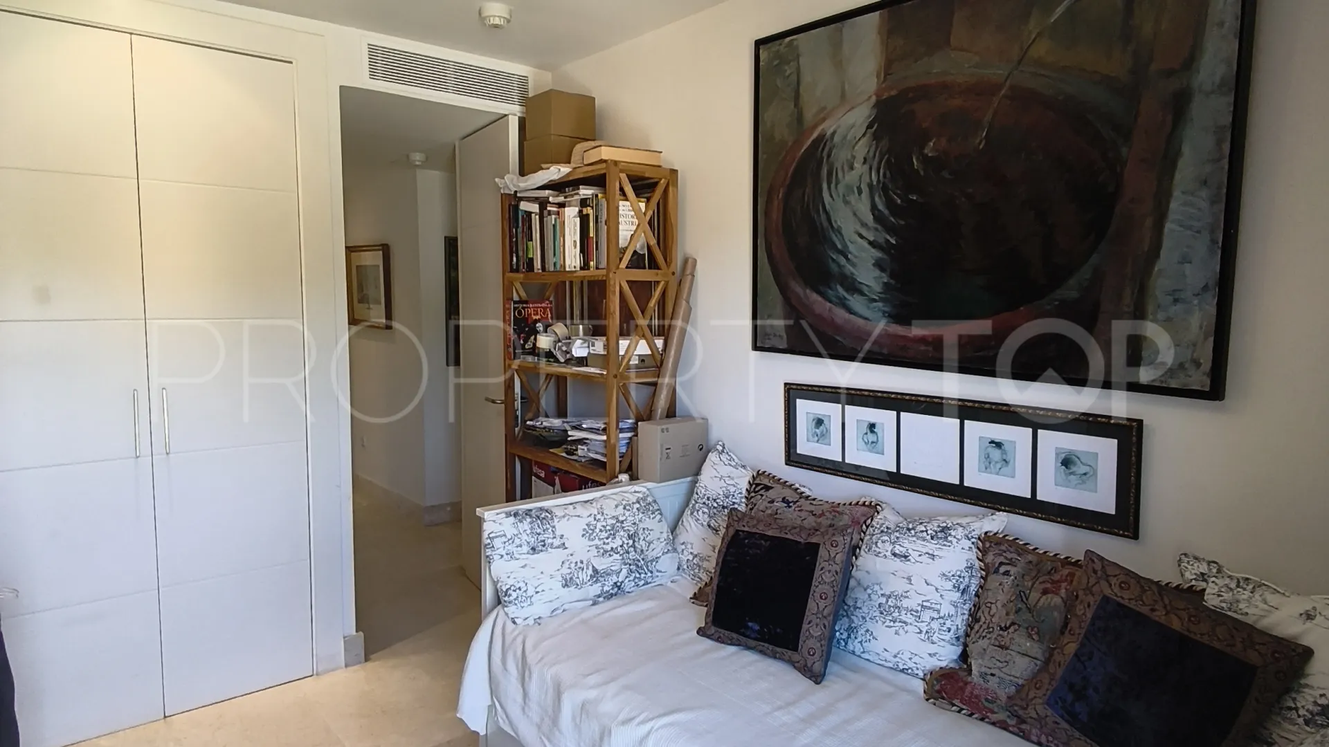 Buy Bahia de las Rocas penthouse with 3 bedrooms