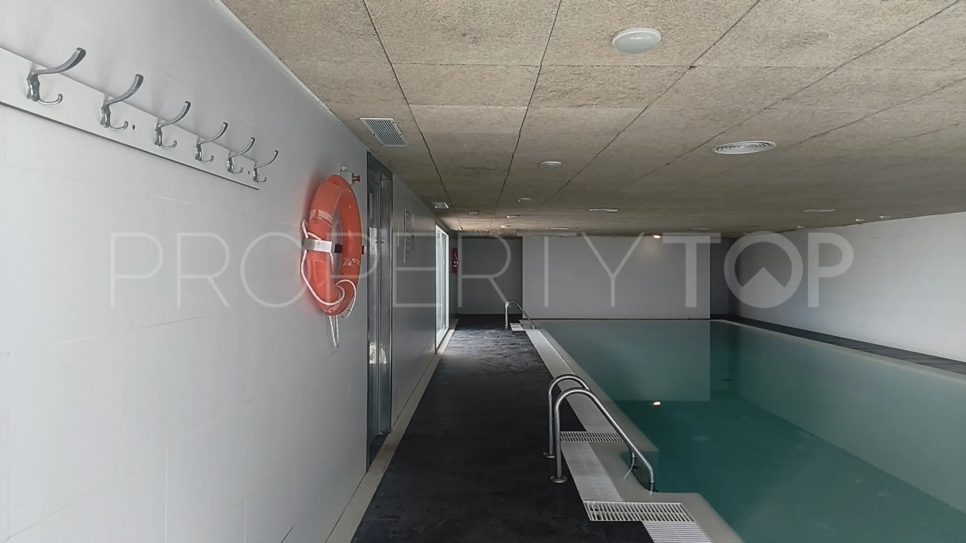 Buy Bahia de las Rocas penthouse with 3 bedrooms