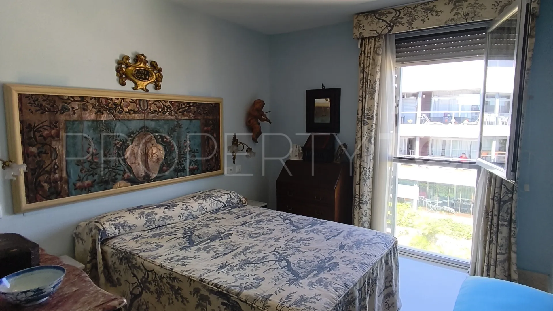 Buy Bahia de las Rocas penthouse with 3 bedrooms