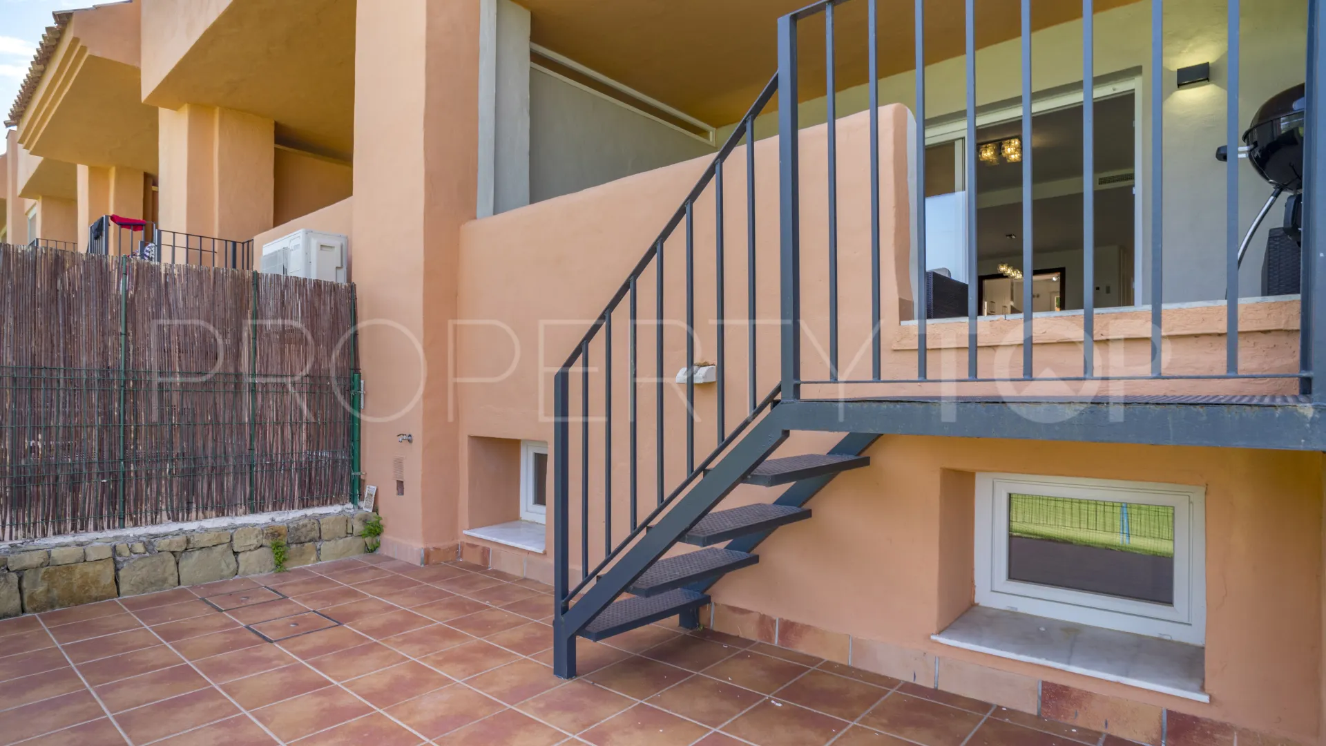 Se vende adosado en Artola