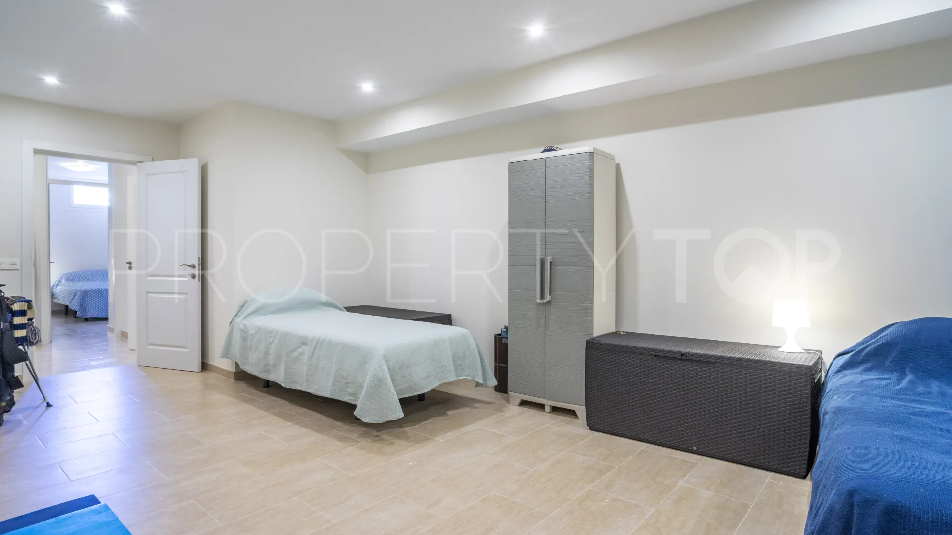 Se vende adosado en Artola