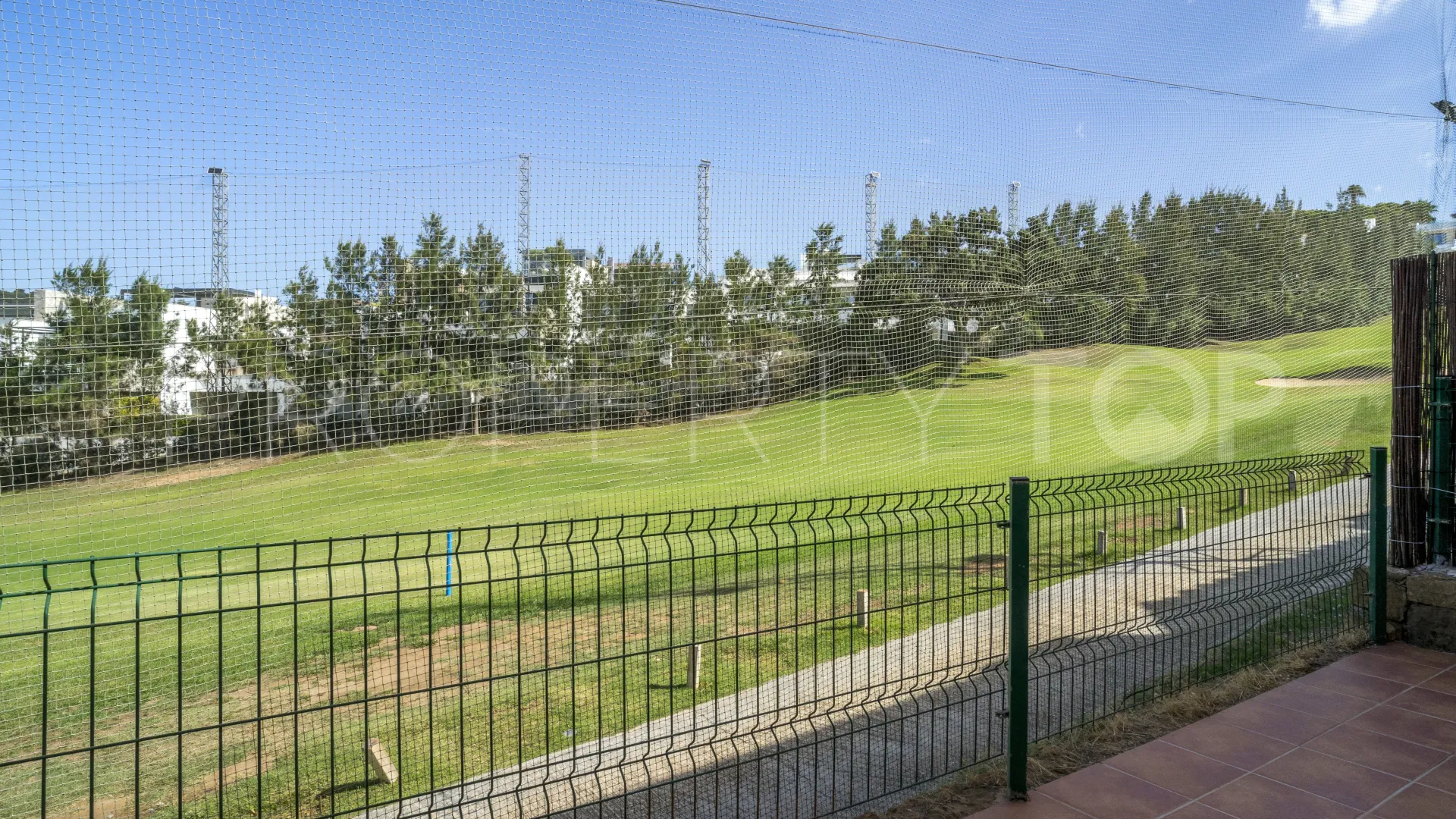 Se vende adosado en Artola