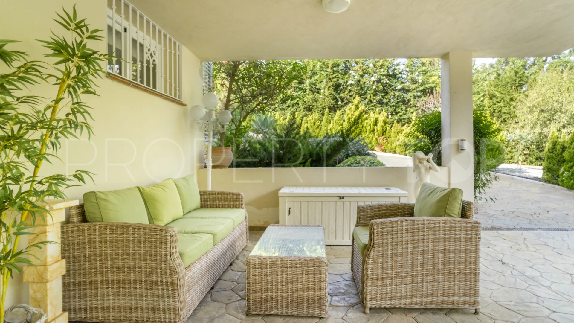 Chalet with 4 bedrooms for sale in Elviria