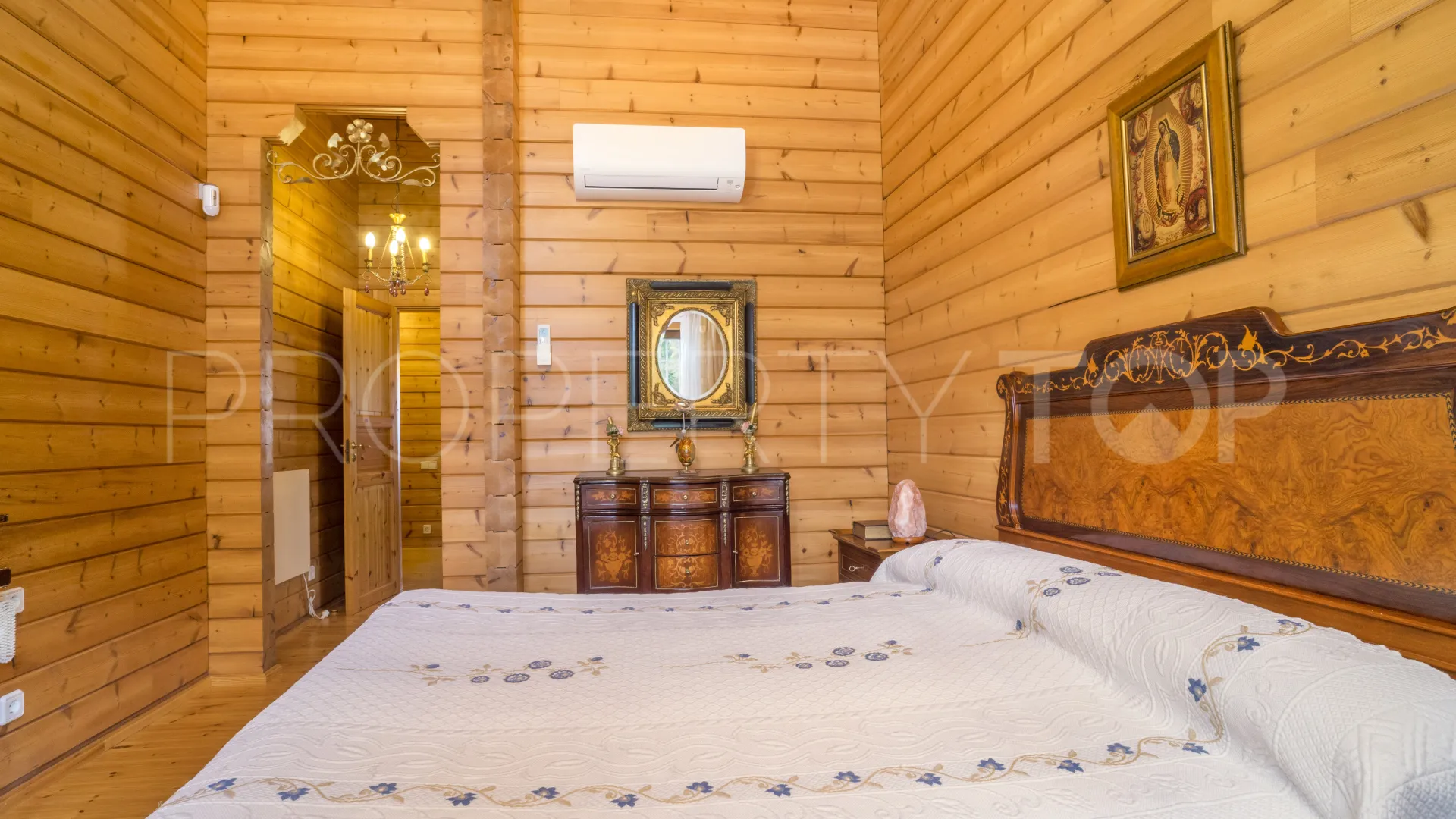 Chalet with 4 bedrooms for sale in Elviria