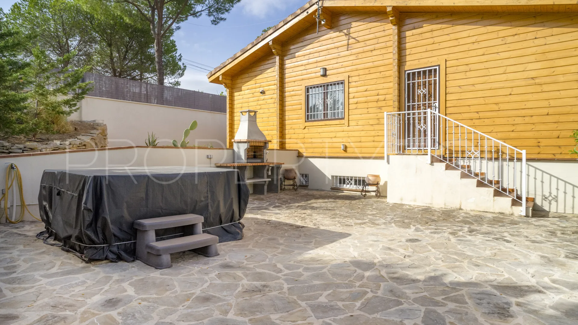 Chalet with 4 bedrooms for sale in Elviria