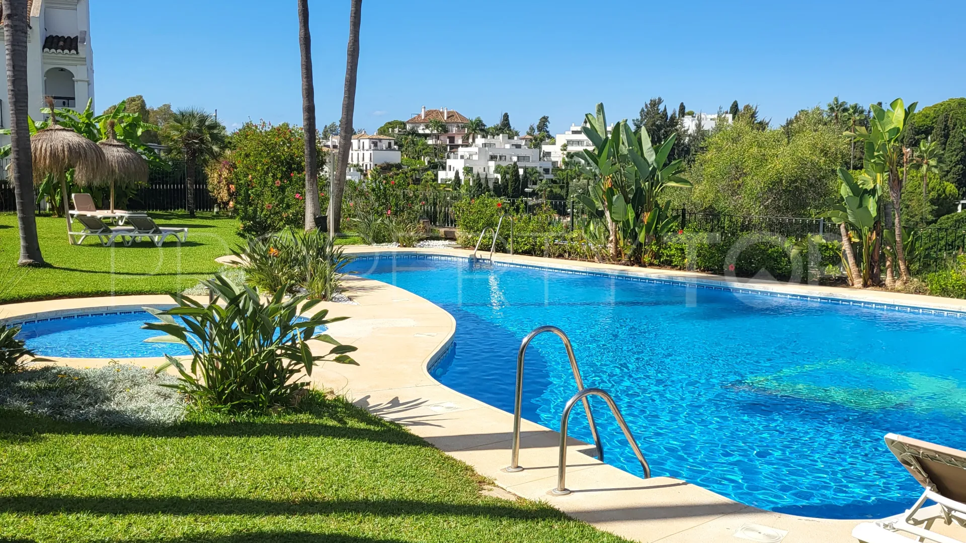 For sale 3 bedrooms town house in Marbella Golden Mile