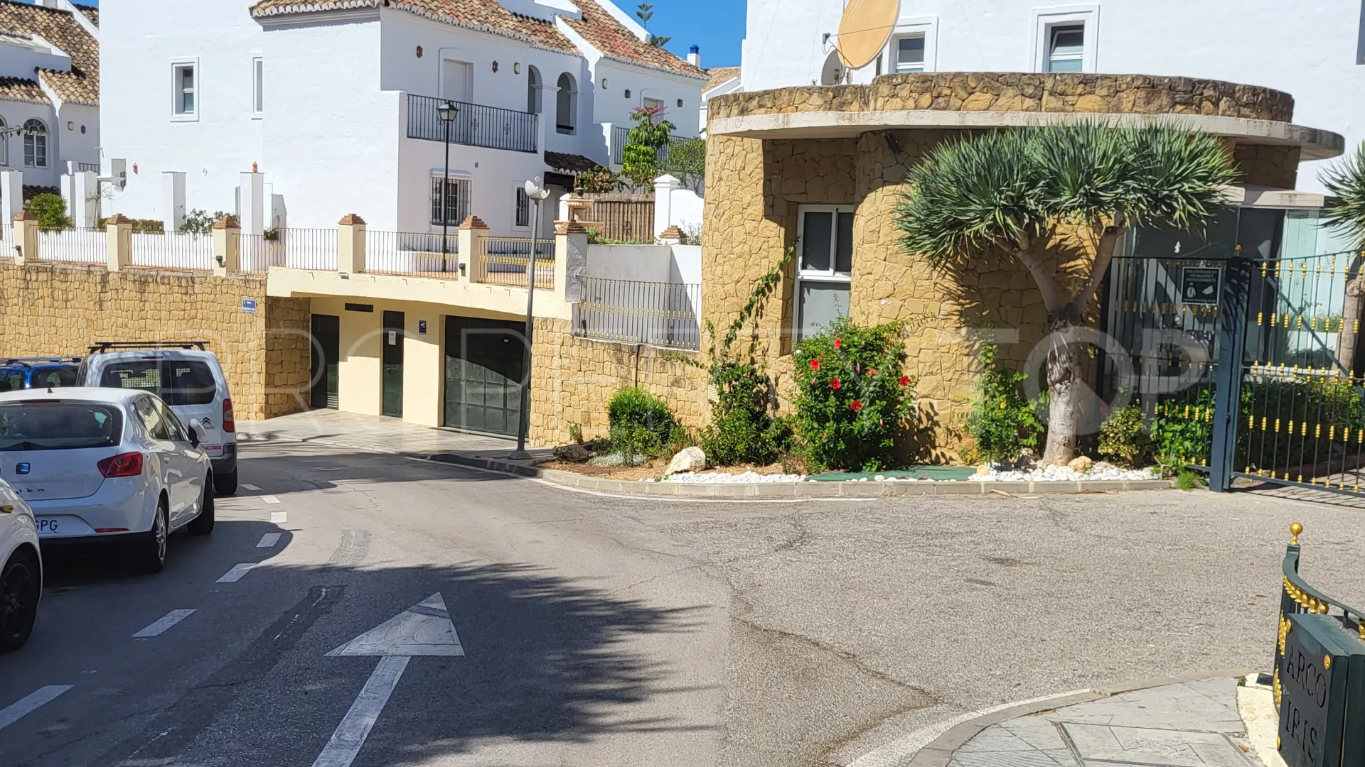 For sale 3 bedrooms town house in Marbella Golden Mile