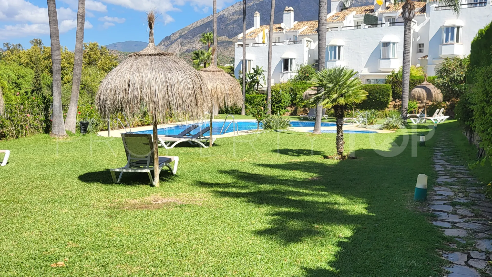 For sale 3 bedrooms town house in Marbella Golden Mile