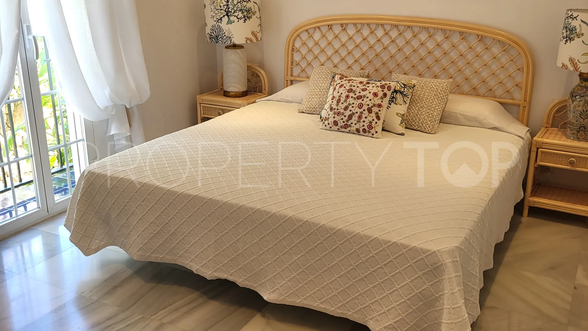 For sale 3 bedrooms town house in Marbella Golden Mile