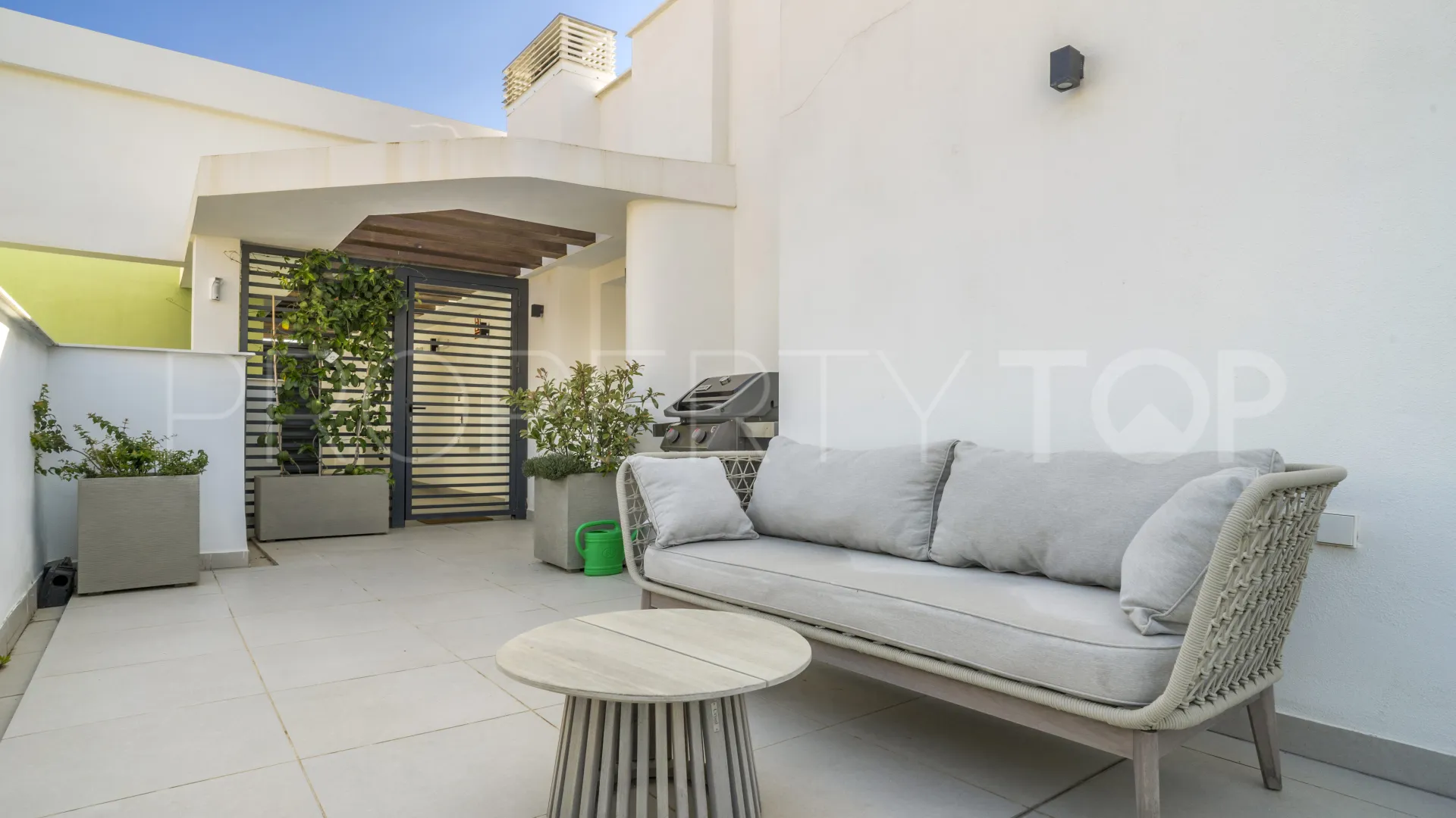 2 bedrooms penthouse in Mijas Costa for sale