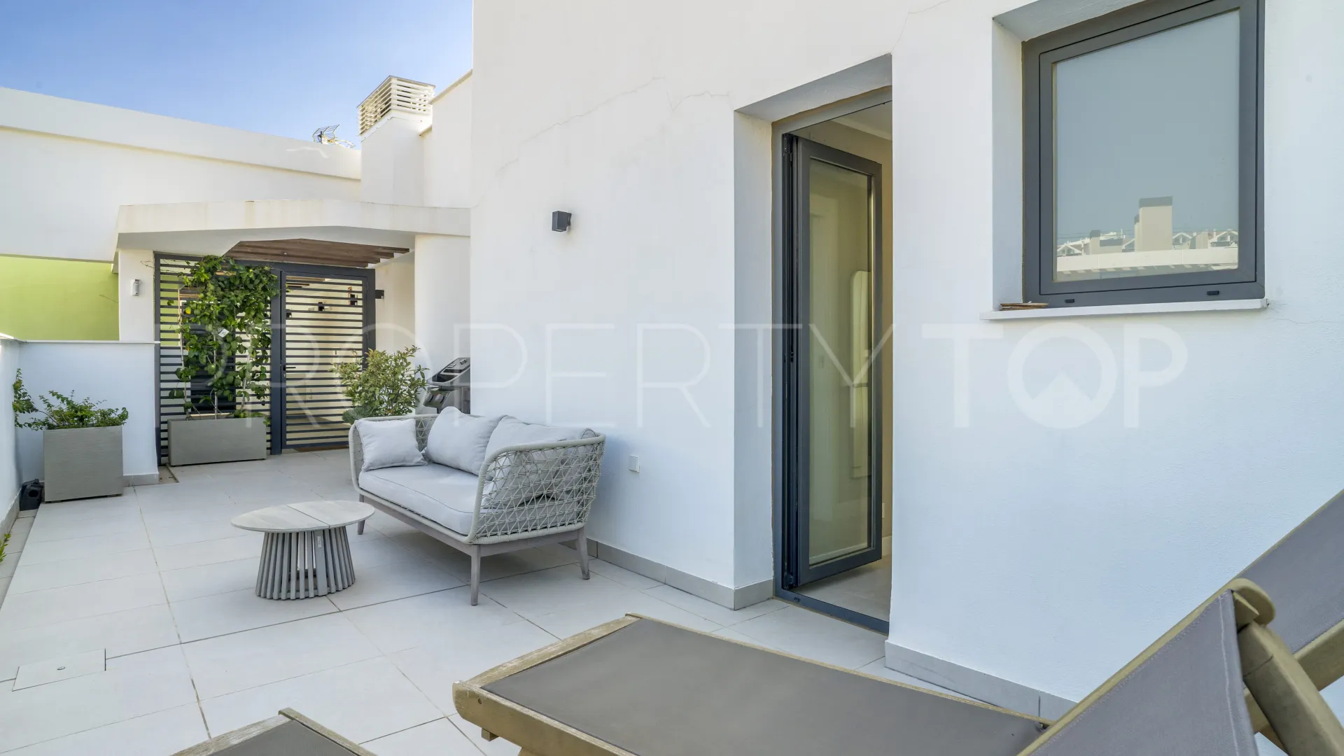 2 bedrooms penthouse in Mijas Costa for sale