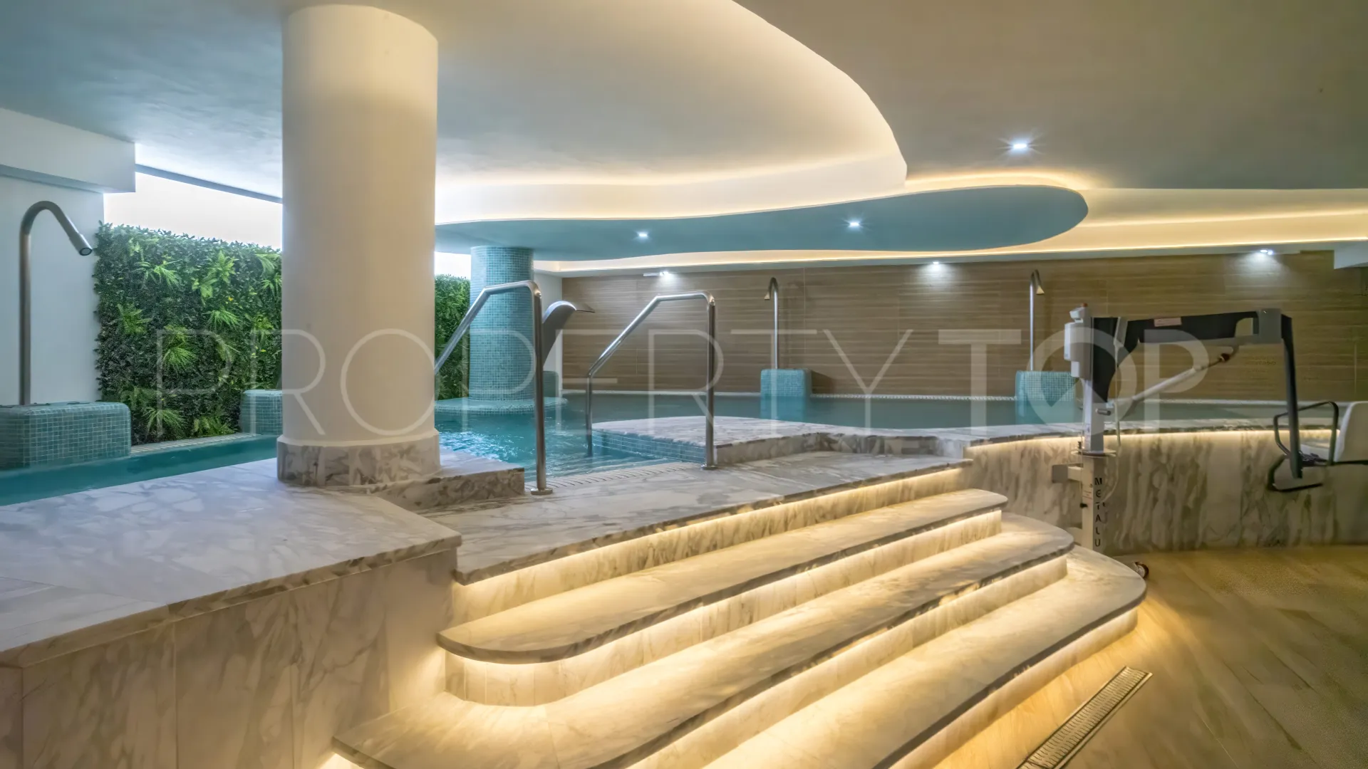 2 bedrooms penthouse in Mijas Costa for sale