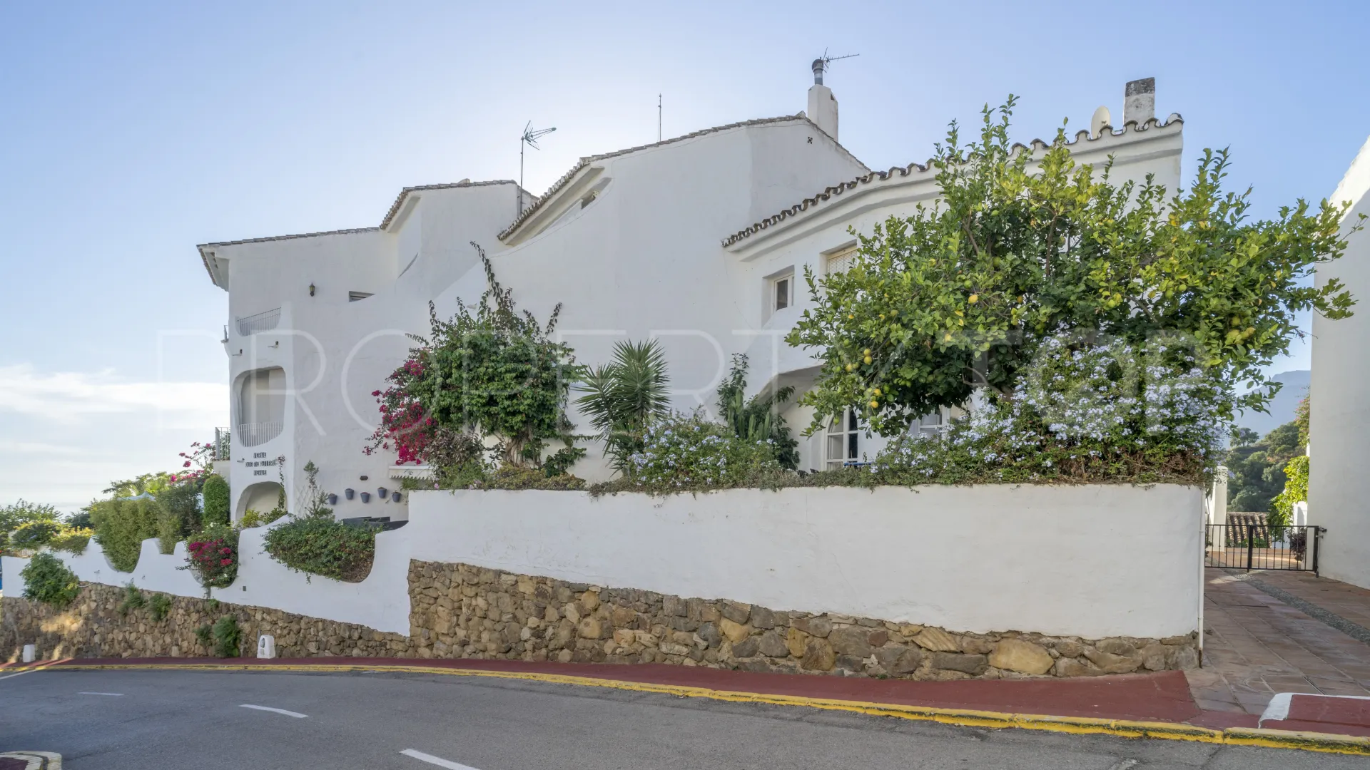 Town house for sale in Lomas de los Monteros with 4 bedrooms